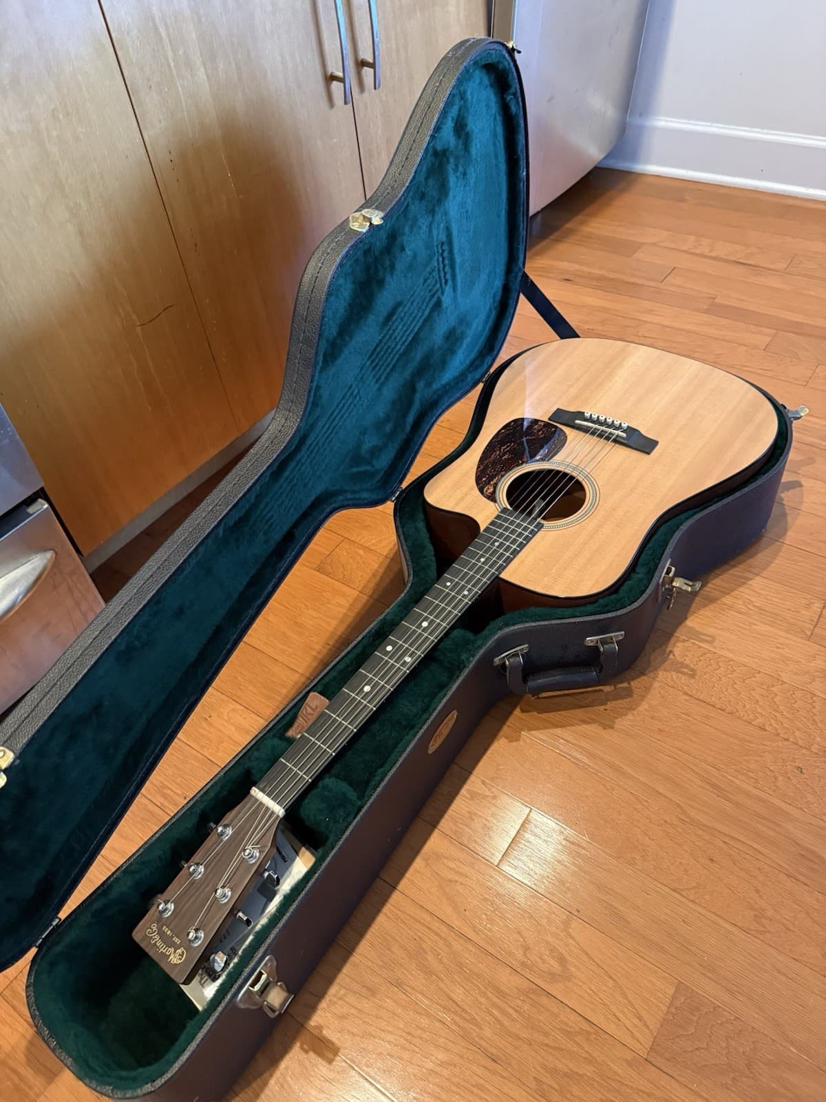 Martin Dreadnought Acoustic Guitar 6 String Natural Finish w/ Hard Case