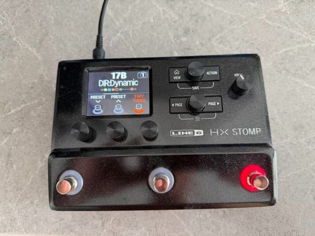Line 6 HX Stomp Digital Multi-Effects Processor Pedal for Guitar/Bass