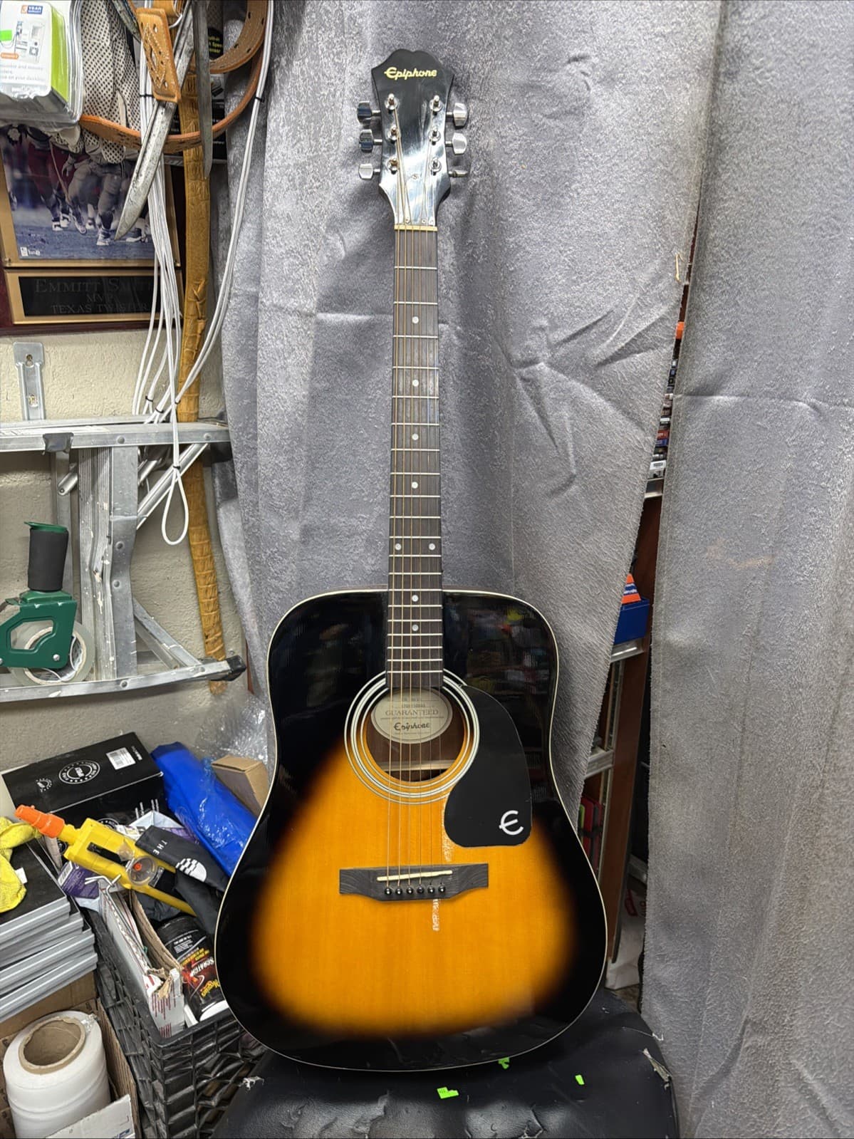 Epiphone DR-100 VS Dreadnought 6-String Acoustic Guitar