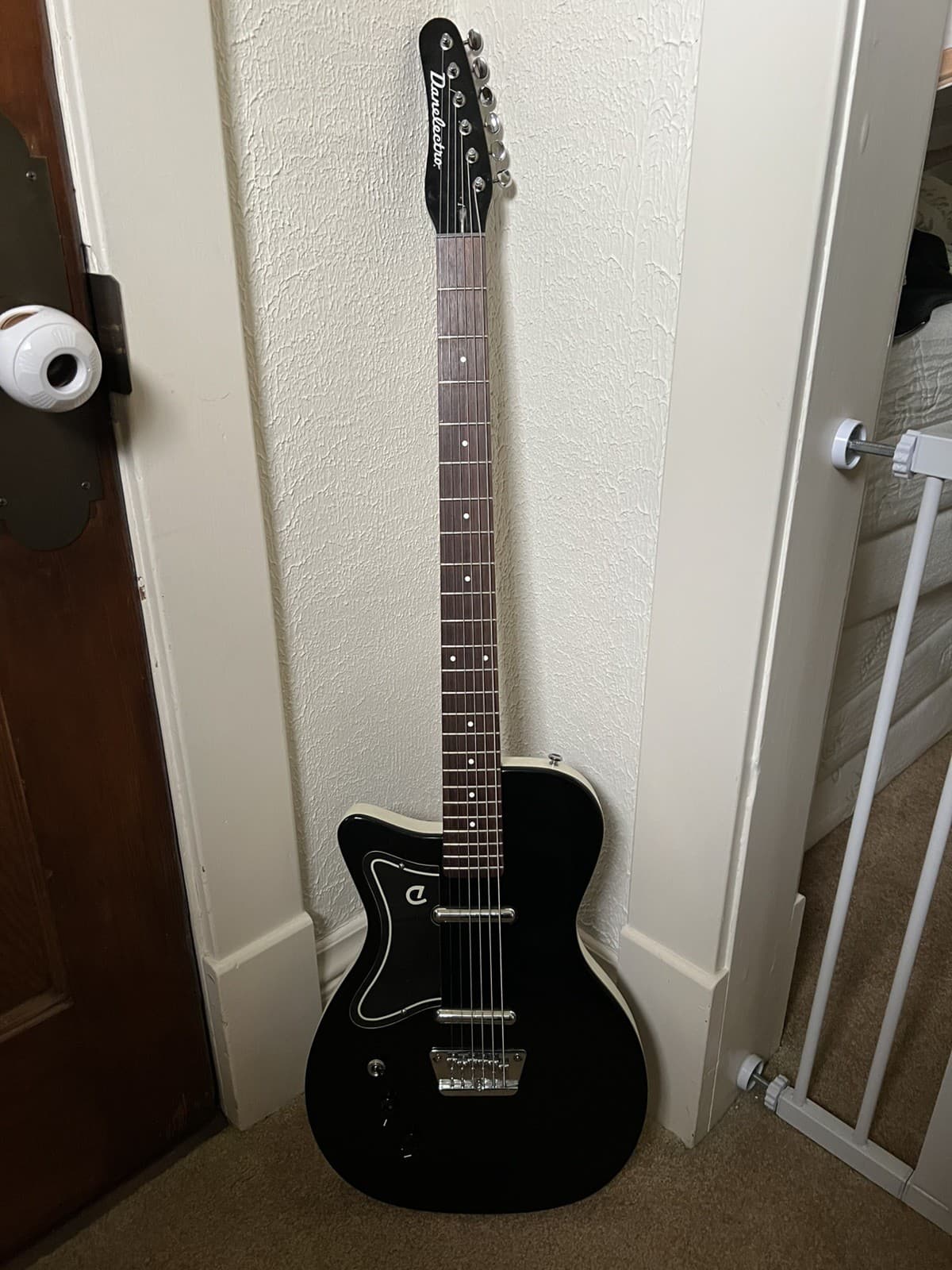Danelectro '56 Baritone Black Left Handed