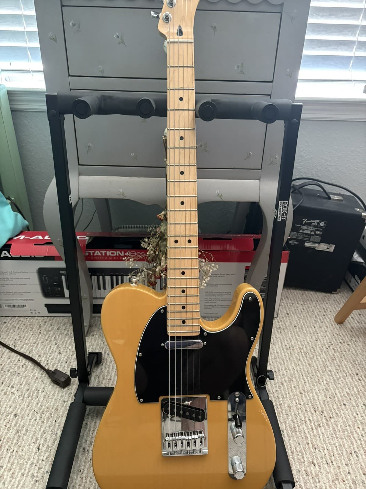 Fender Player Telecaster Maple Fingerboard 6-String Electric Guitar -...