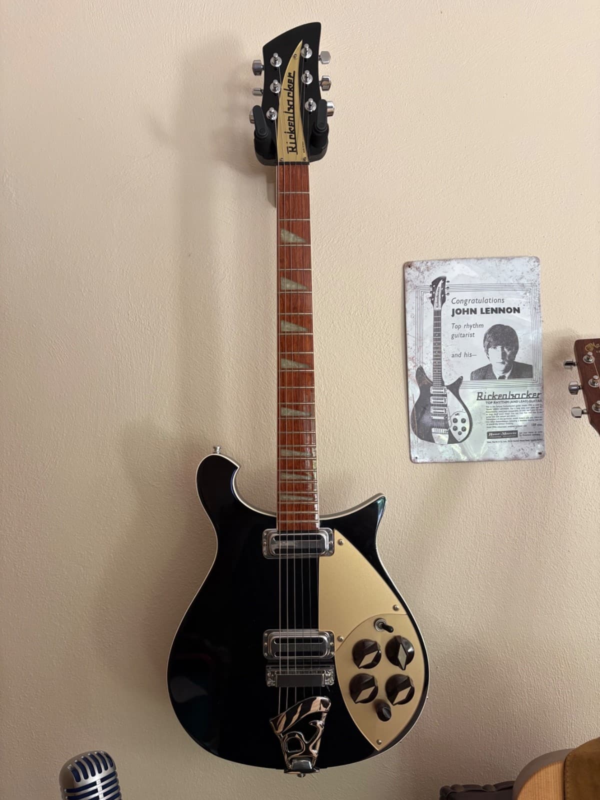 Rickenbacker 620 6-String Solid Body Electric Guitar JetGlo Black