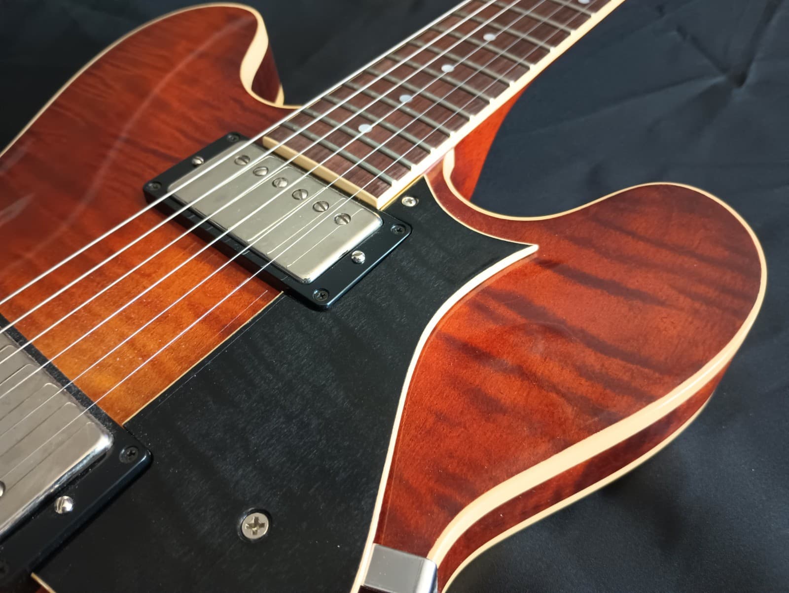 Heritage 25th Anniversary Limited Guitar