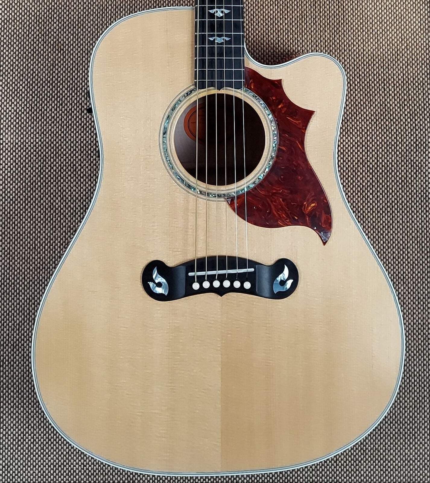 2002 Gibson Dove Artist Cutaway Flame Maple Back and Sides Great Player! (A-19)