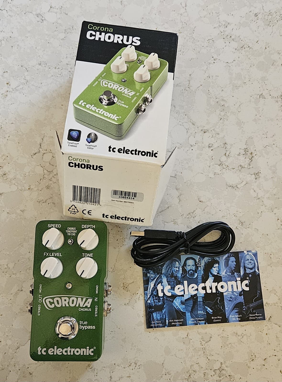 TC Electronic Corona Chorus Pedal for Electric Guitar with box