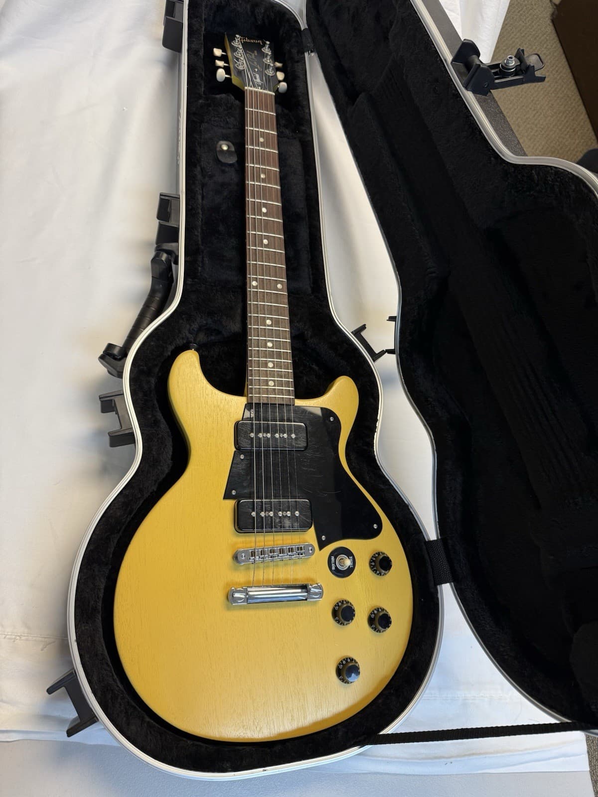 Gibson Les Paul Special DC Double Cutaway in Color TV Yellow Year 2006