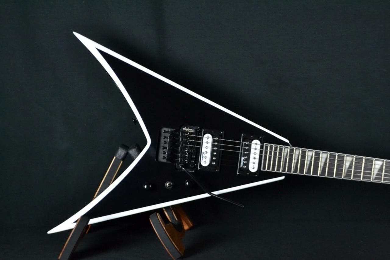 JACKSON JS32 KING V, BLACK WITH WHITE BEVELS, Int'l Buyers Welcome