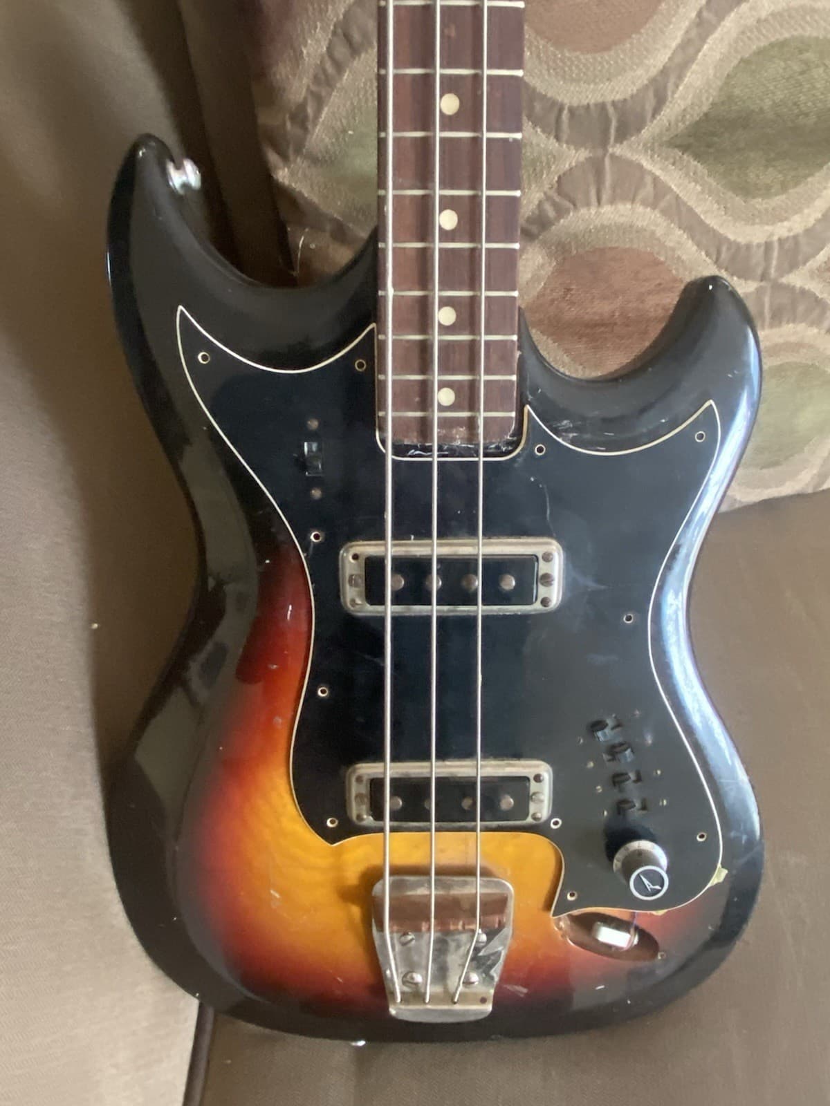 hagstrom bass guitar