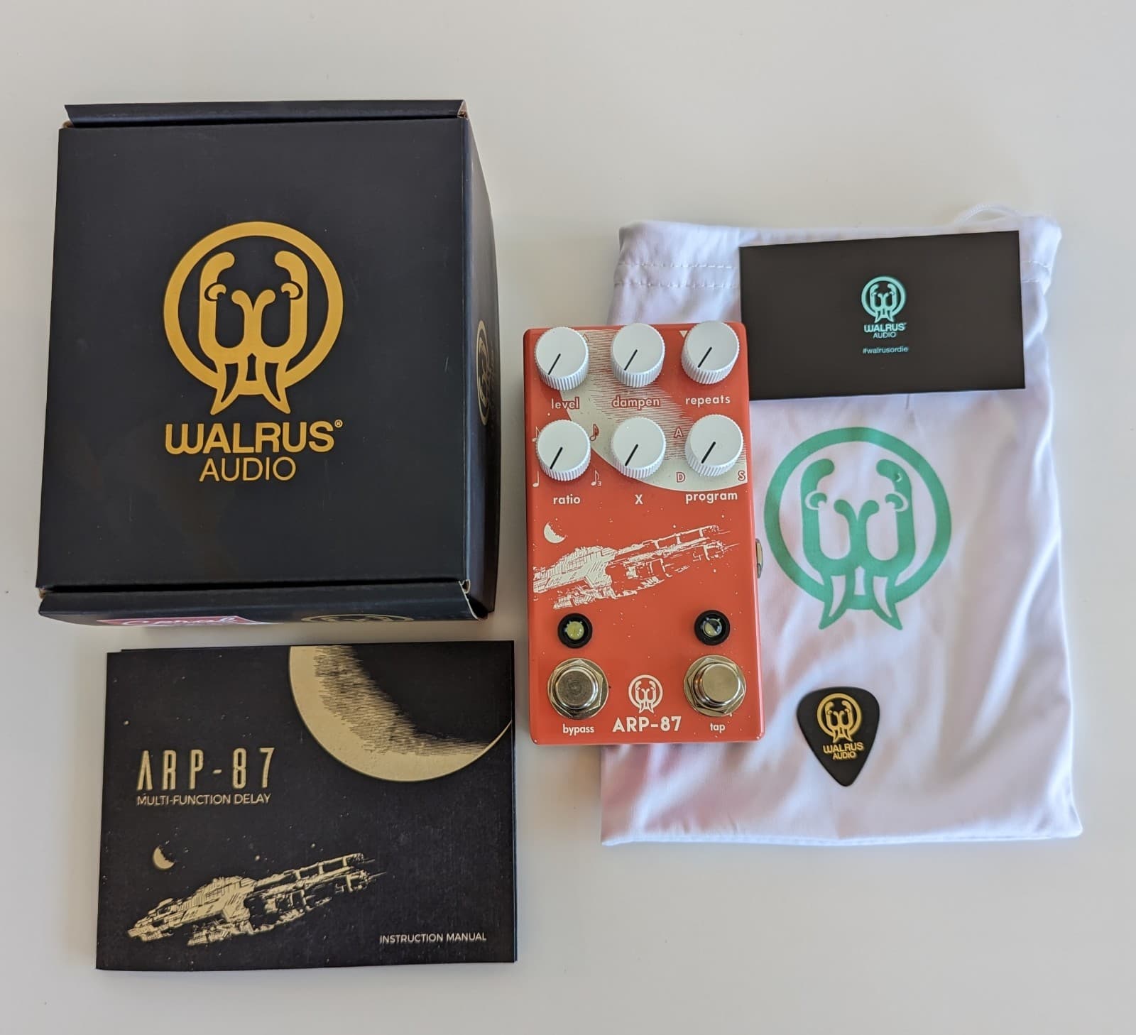 Walrus Audio ARP-87 Multi-Function Delay Coral Series Guitar Effects Pedal