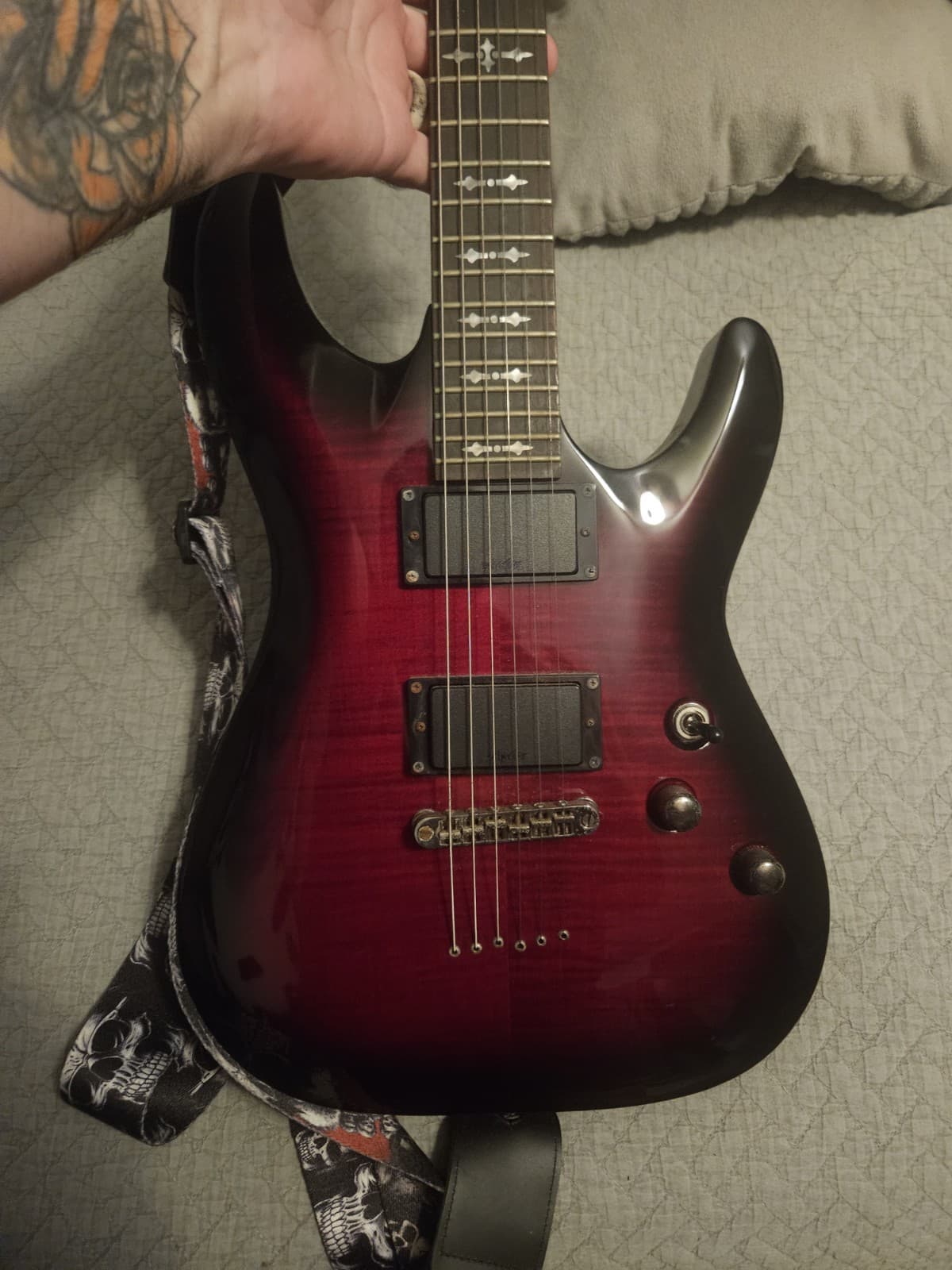 SCHECTER GUITAR RESEARCH DIAMOND SERIES