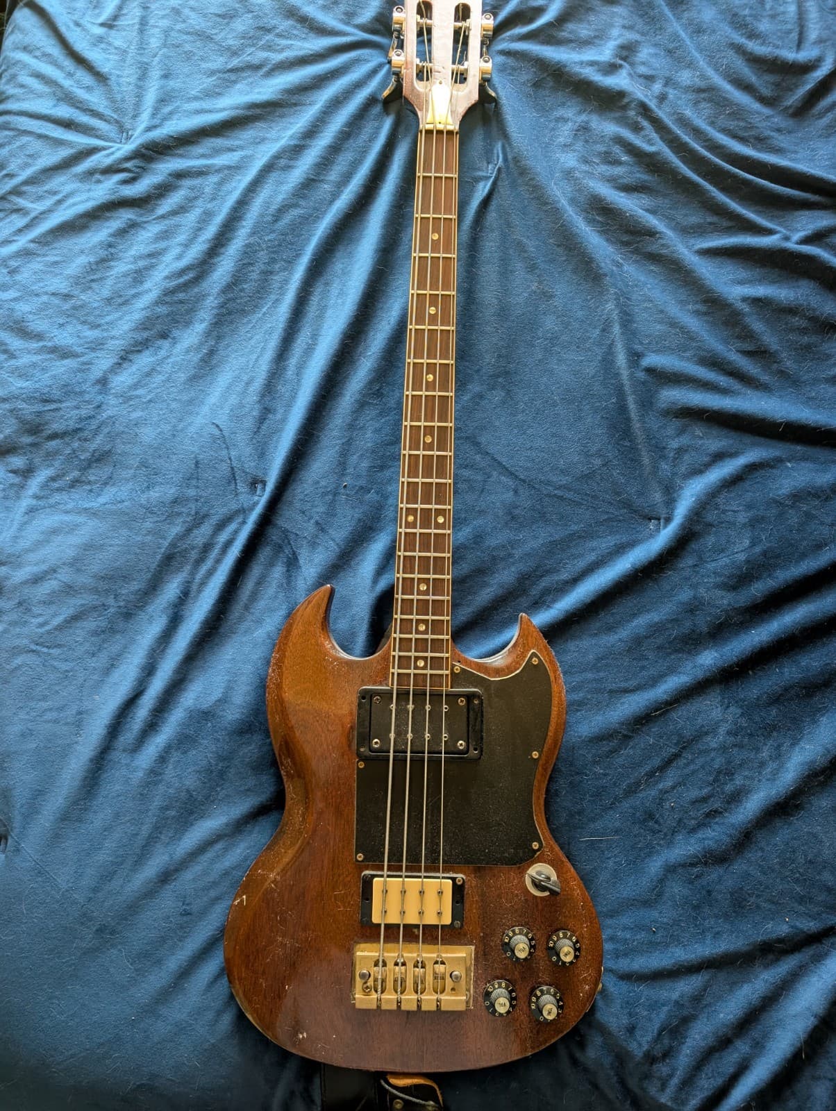 Vintage Gibson EB-3 bass guitar with slotted headstock 1969-1972, walnut