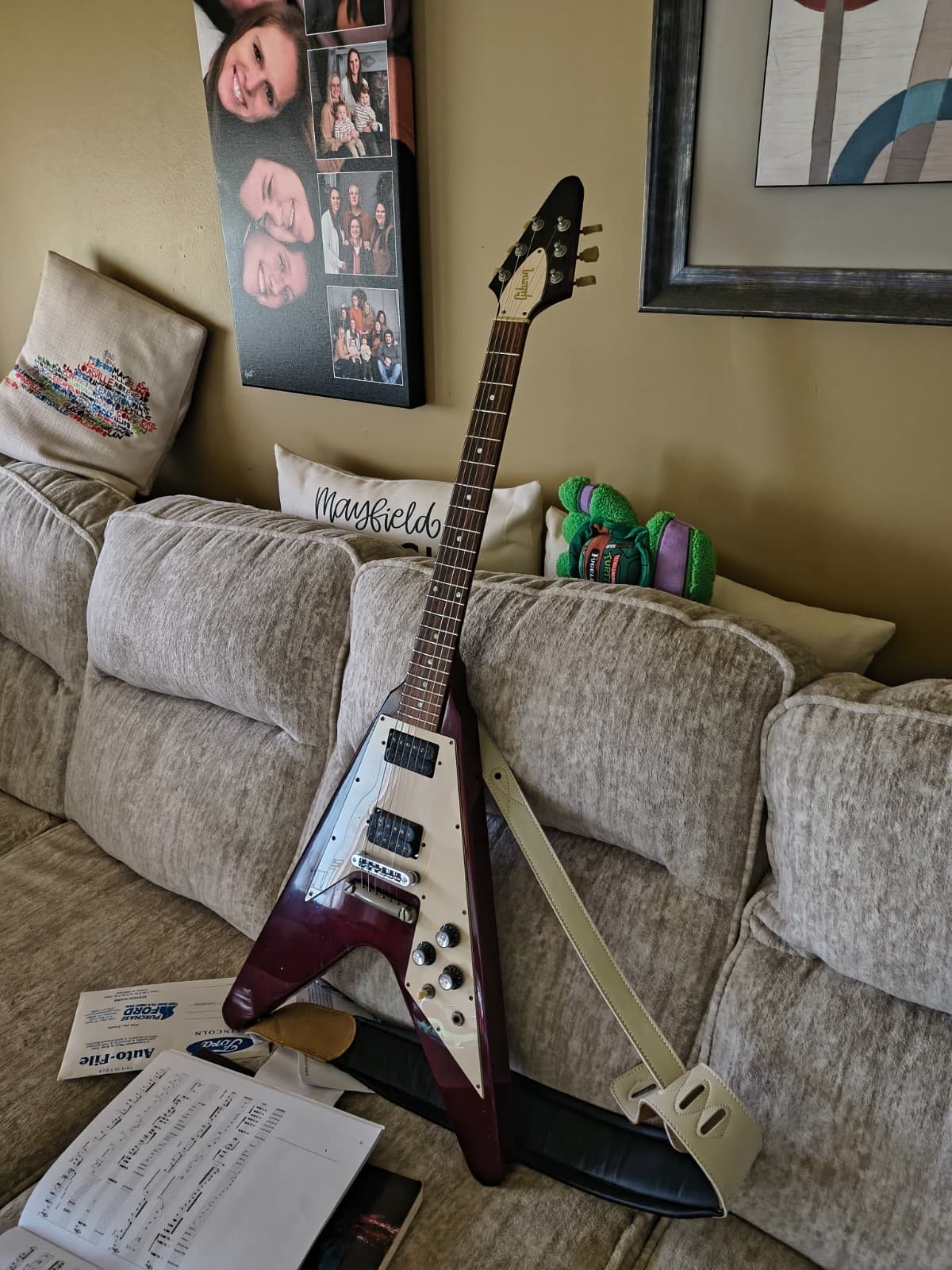 gibson flying v guitar 2003 model xfactor Cherry finish