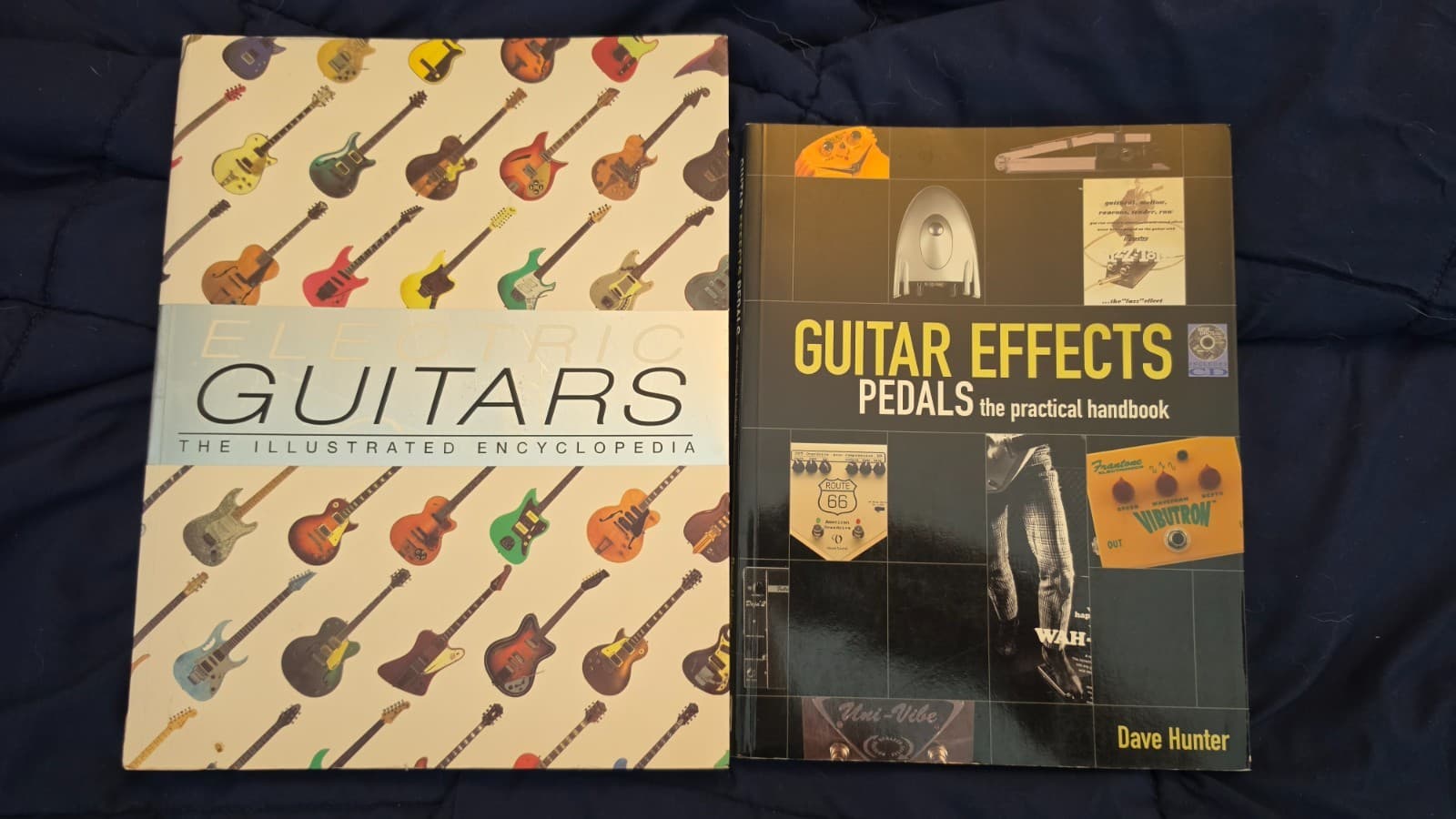 Set of 2 Books Illustrated Encyclopedia Electric Guitars and Effects Pedals