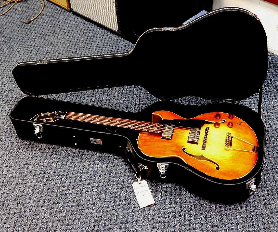 Eastman AR380CE John Pisano Signature Archtop w/ Case! Honeyburst Finish! NICE!