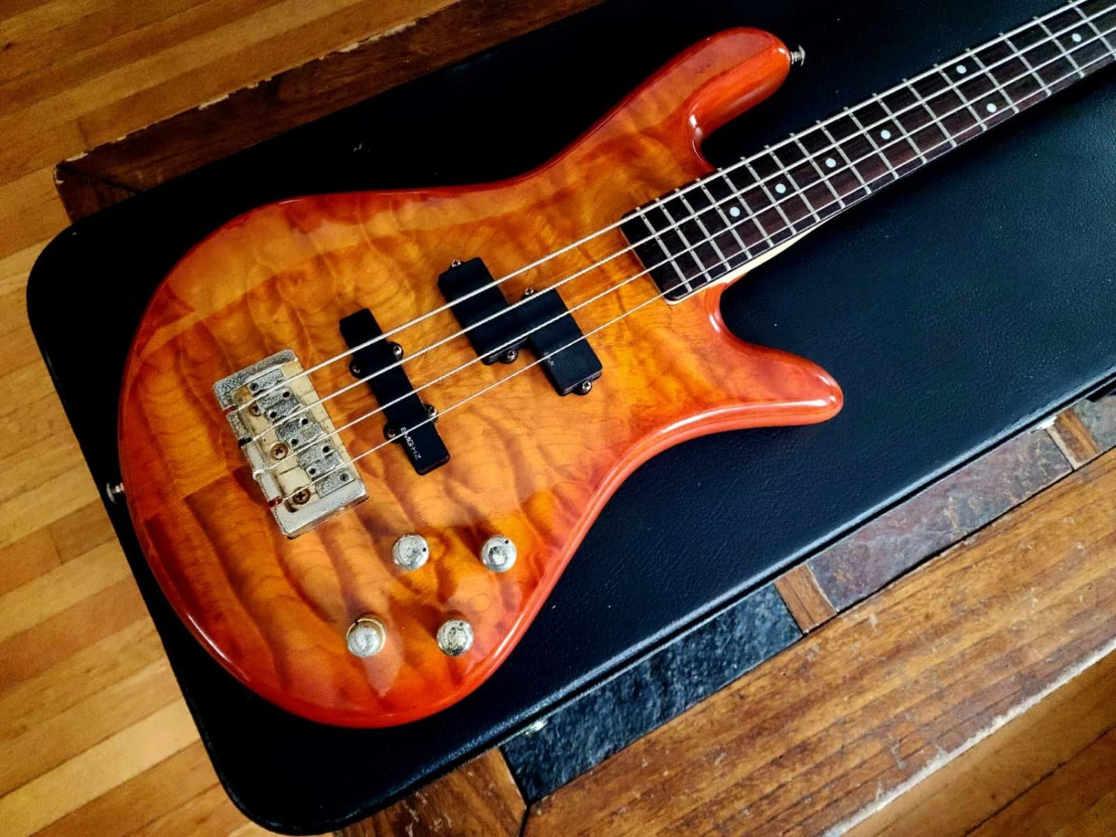 Spector Legend IV PJ bass MIK w/hsc 2000s - quilted orange
