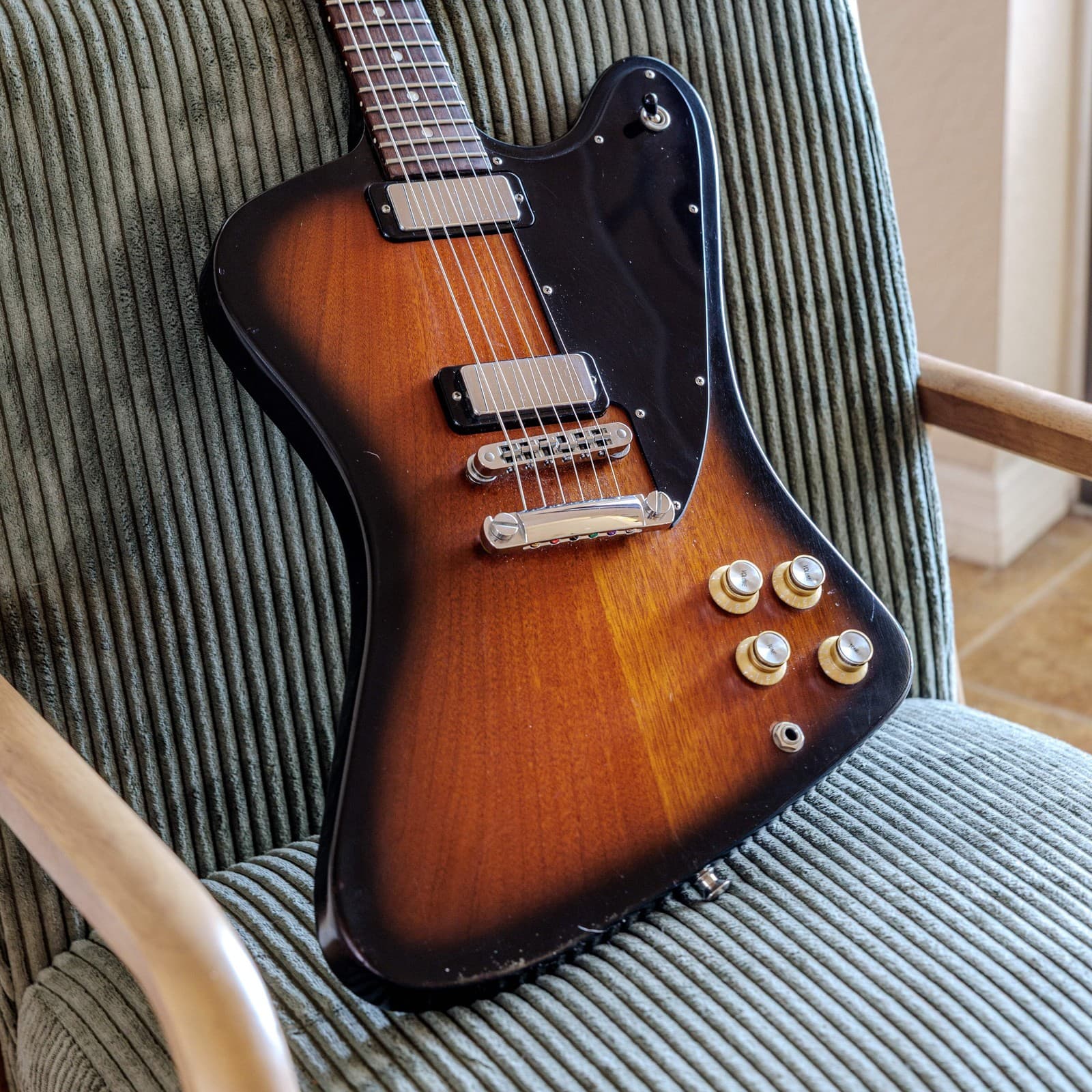 Gibson Firebird Studio '70s Tribute 2012 - 2013 - Satin Vintage Sunburst