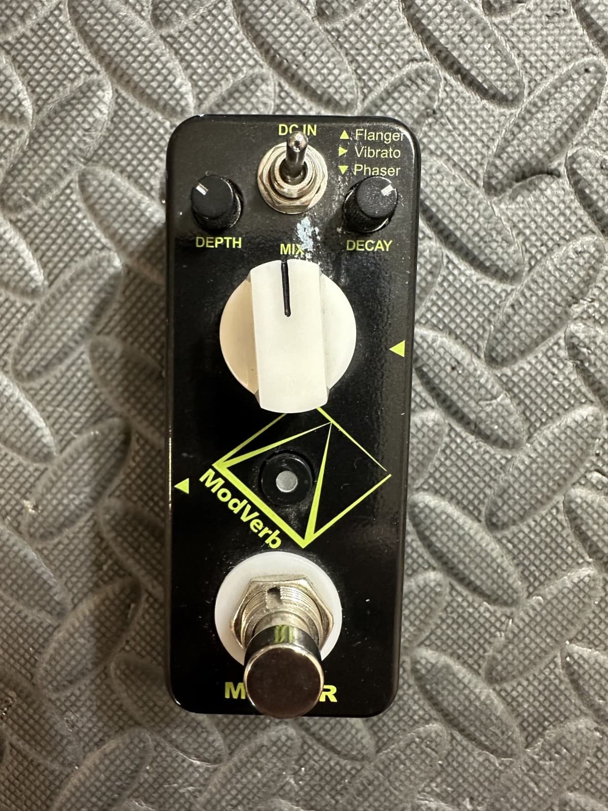 MOOER ModVerb Reverb Modulation Guitar Effect Pedal Flanger / Vibrato / Phaser