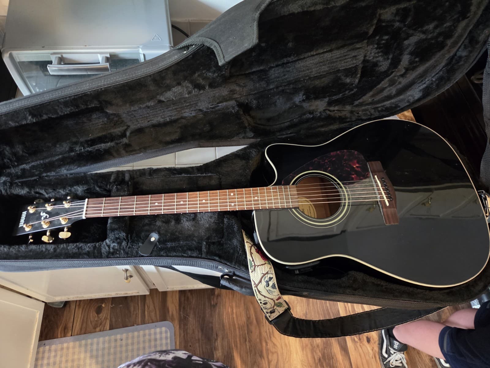 Yamaha acoustic electric guitar