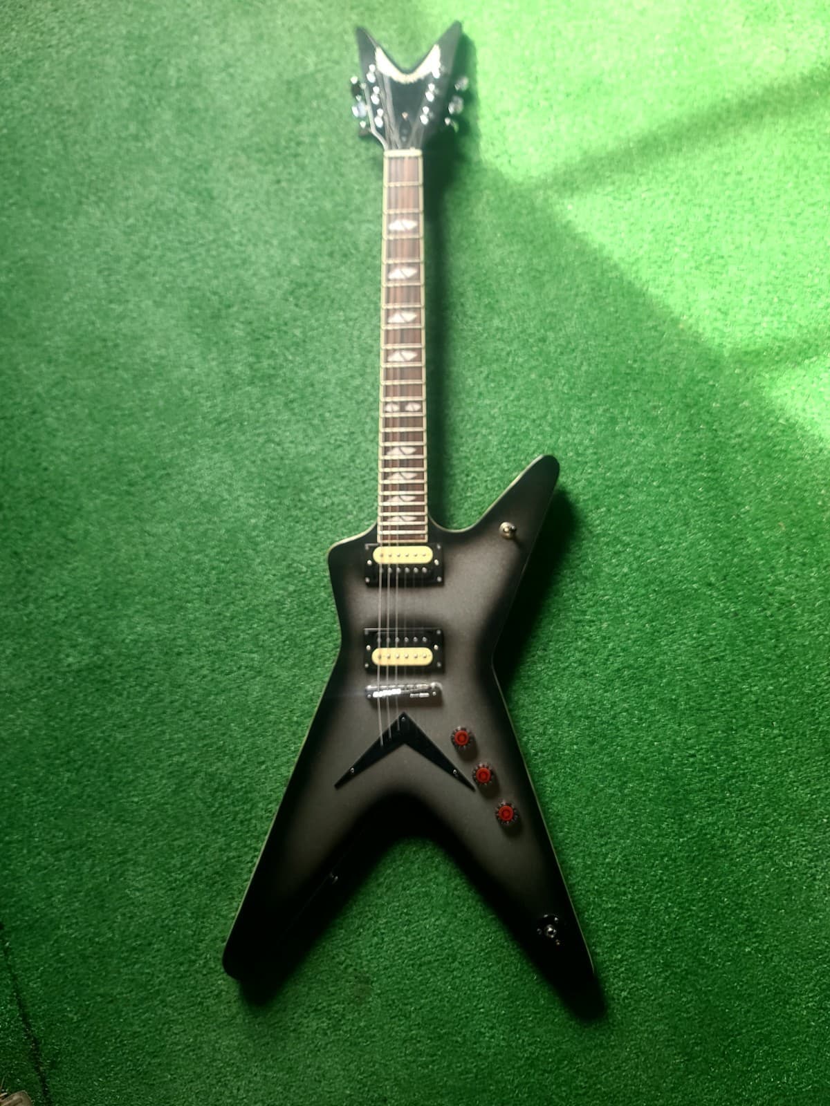 2018 Dean ML , 22 fret electric , Right Handed Dual Humbuckers, Y18100434