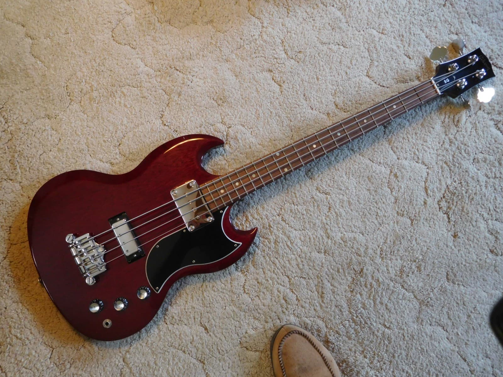 Gibson SG Standard 4-String Bass Guitar, Cherry, OHSC, Made in USA, 2009