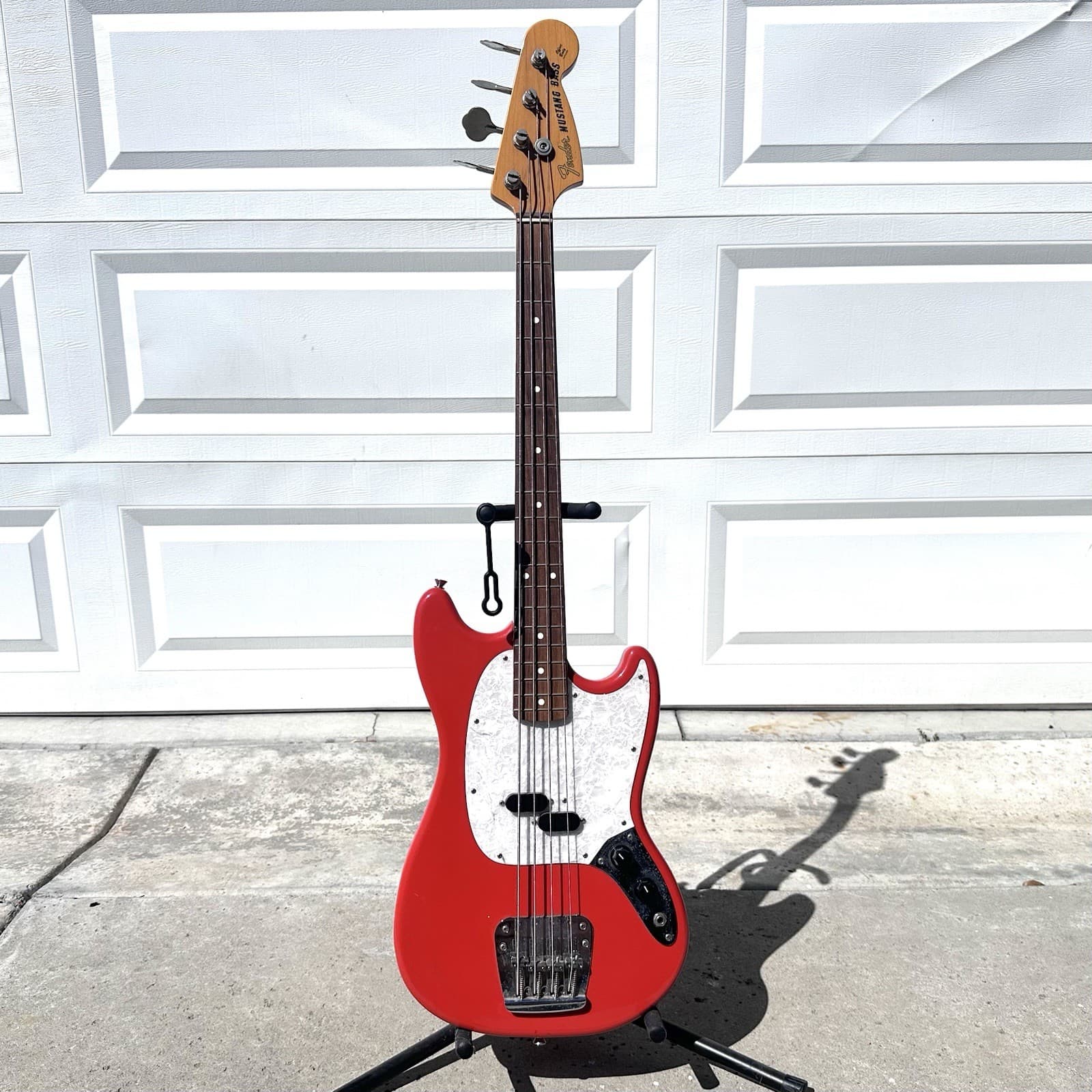 Fender Mustang Bass MIJ Crafted in Japan Short Scale 30” Fiesta Red Vintage Vibe