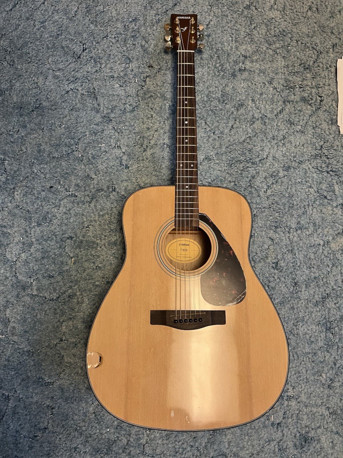 YAMAHA Acoustic Guitar F335 Damage