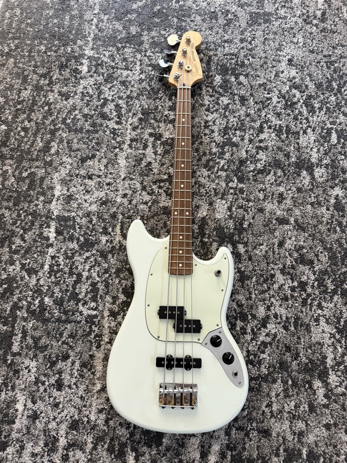 Fender Offset Series Mustang Bass 2016 MIM Sonic Blue Rosewood Fretboard Guitar