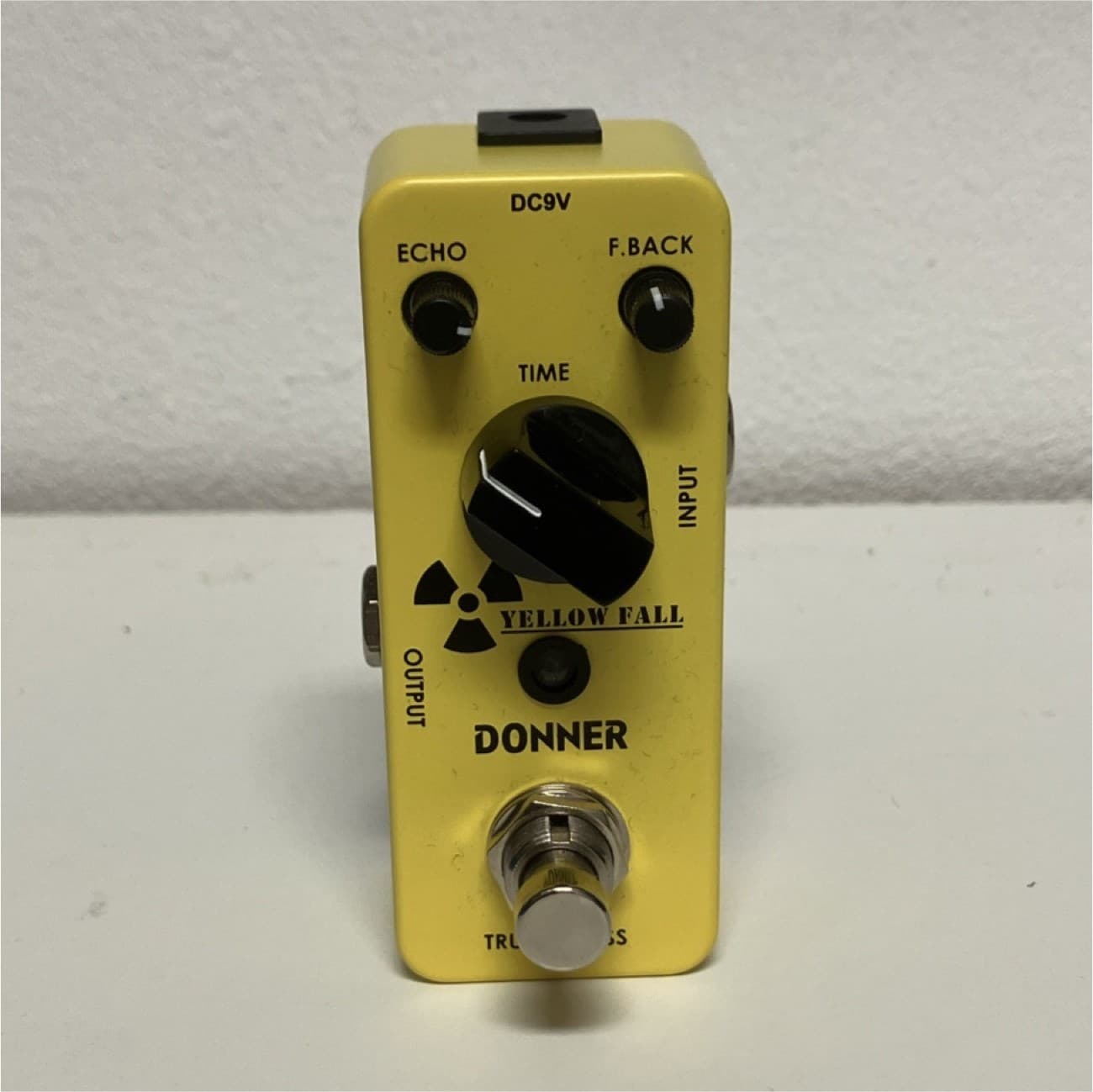 Donner Yellow Fall Analog Delay Echo Effects Pedal for Electric Guitar