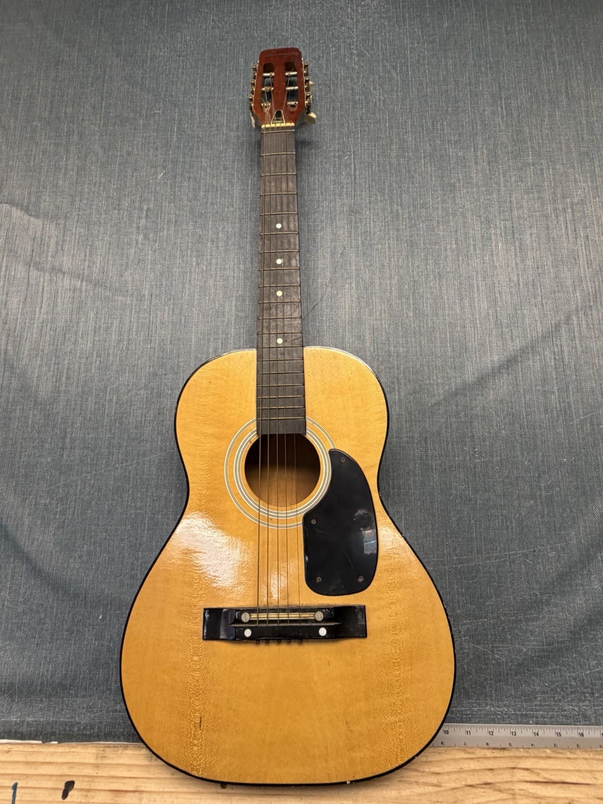 Vintage harmony acoustic guitar No Case 1 String Need To Be Fixed