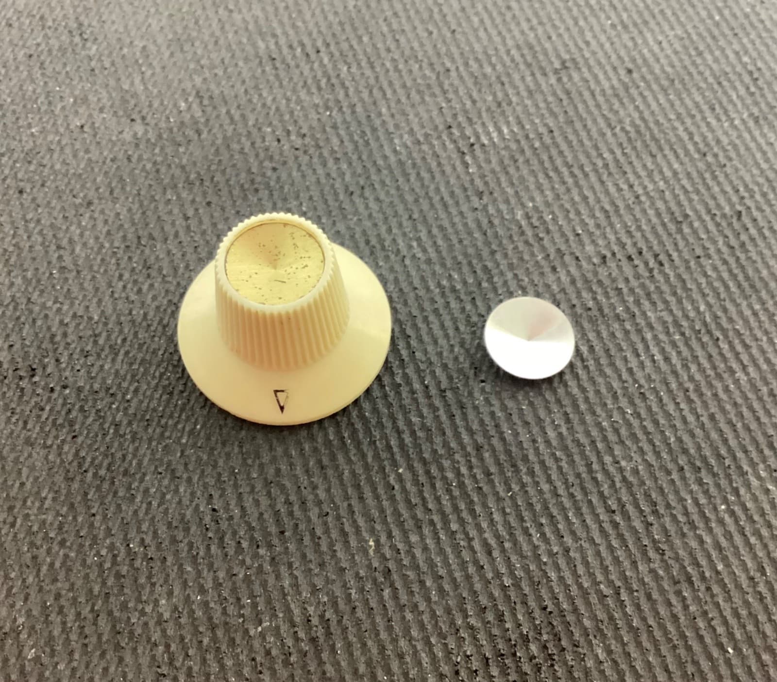 VINTAGE GUITAR KNOB , SUPRO AIRLINE NATIONAL VALCO 1960s era ✨