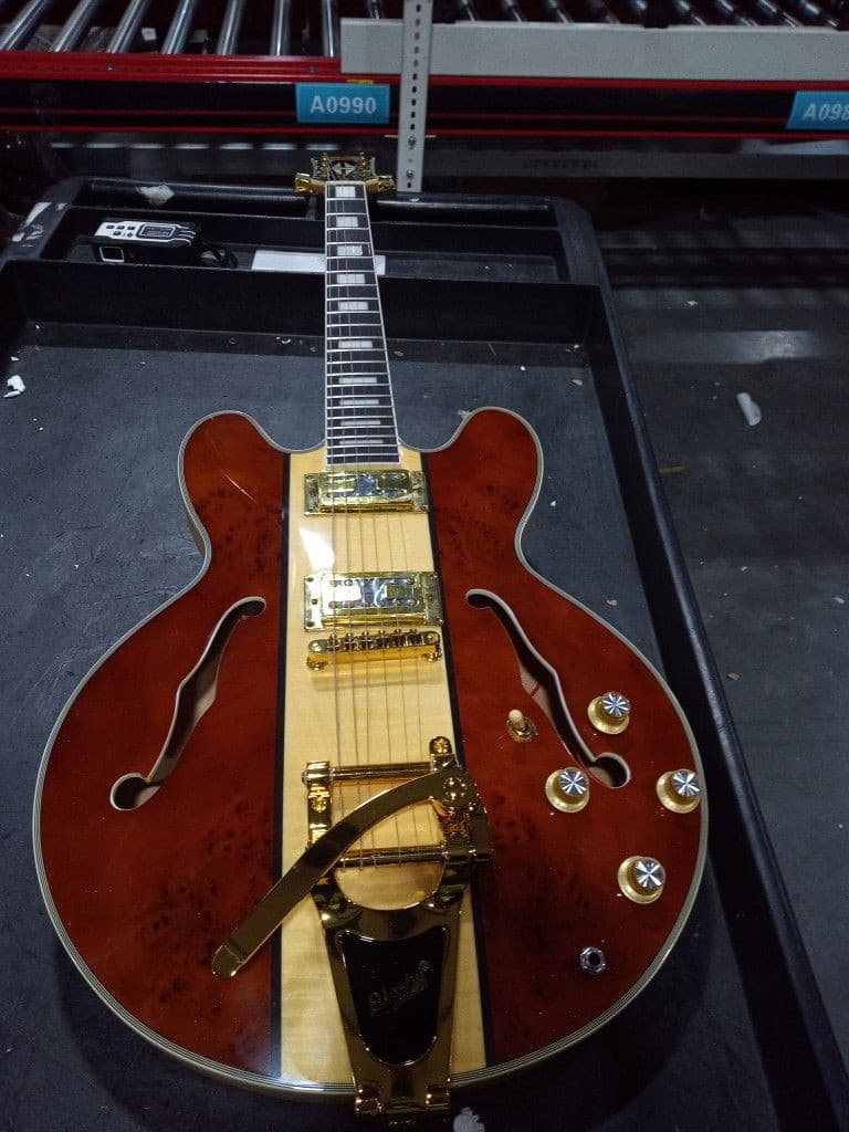 (Used guitar)：ES-335 electric guitar brown semi hollow, in good condition