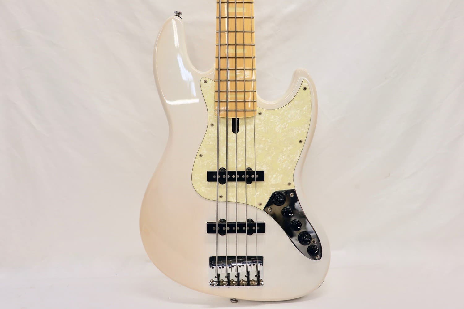 Sire Marcus Miller V7 5-String Active Bass White Maple Neck w/Gig Bag