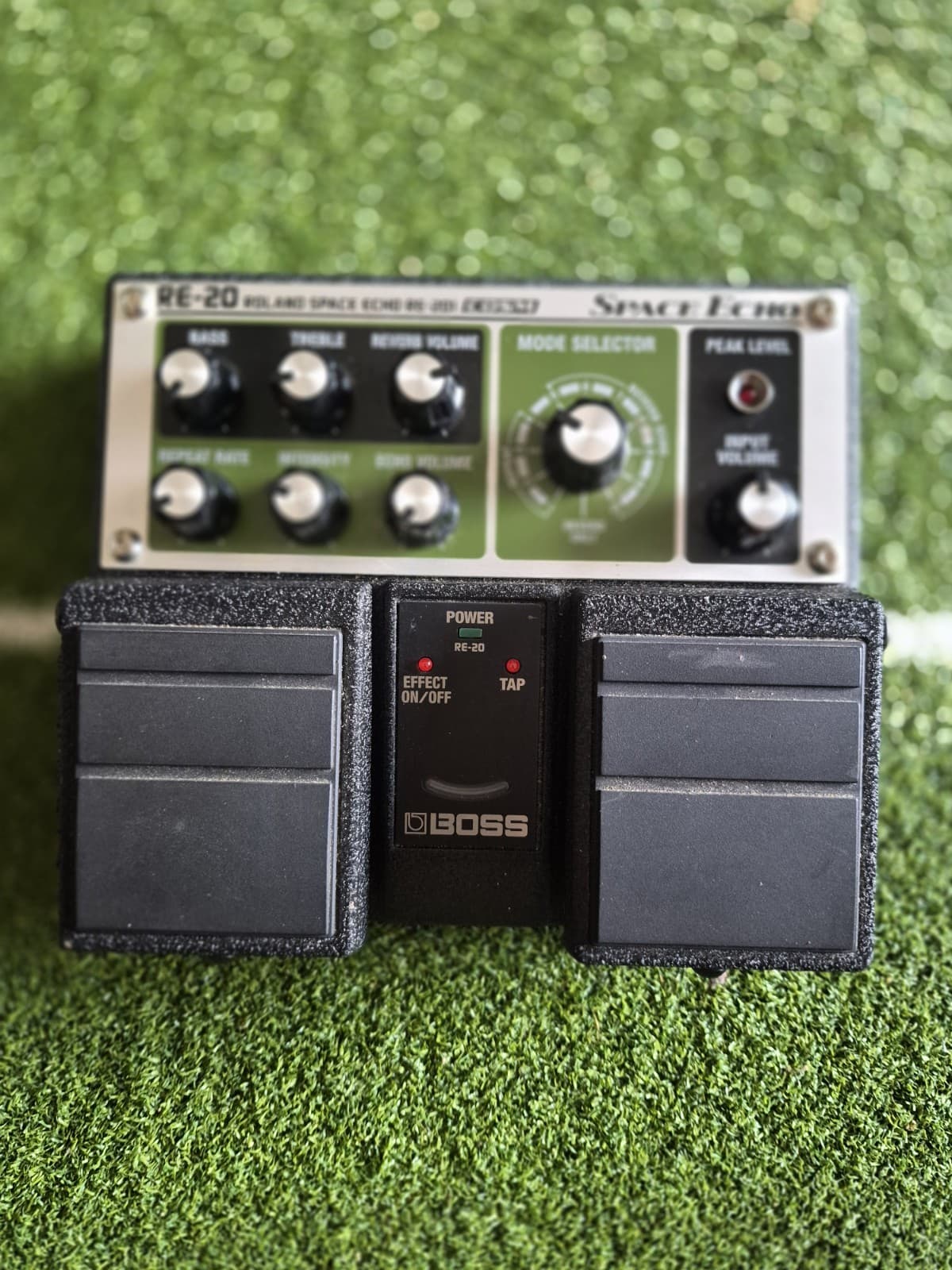 Boss RE-20 Space Echo Digital Delay Reverb Pedal for Guitar Bass. EXCELLENT!