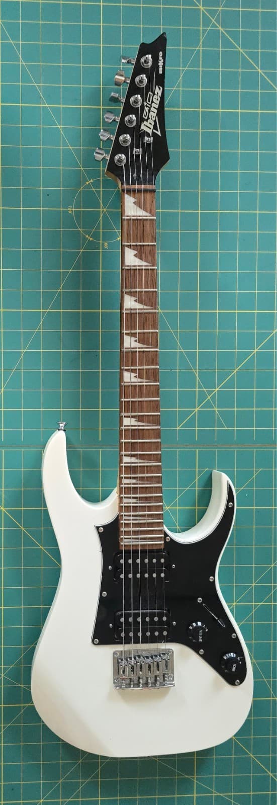 Ibanez GRG GIO White Solid 6 String Right-Handed Electric Guitar
