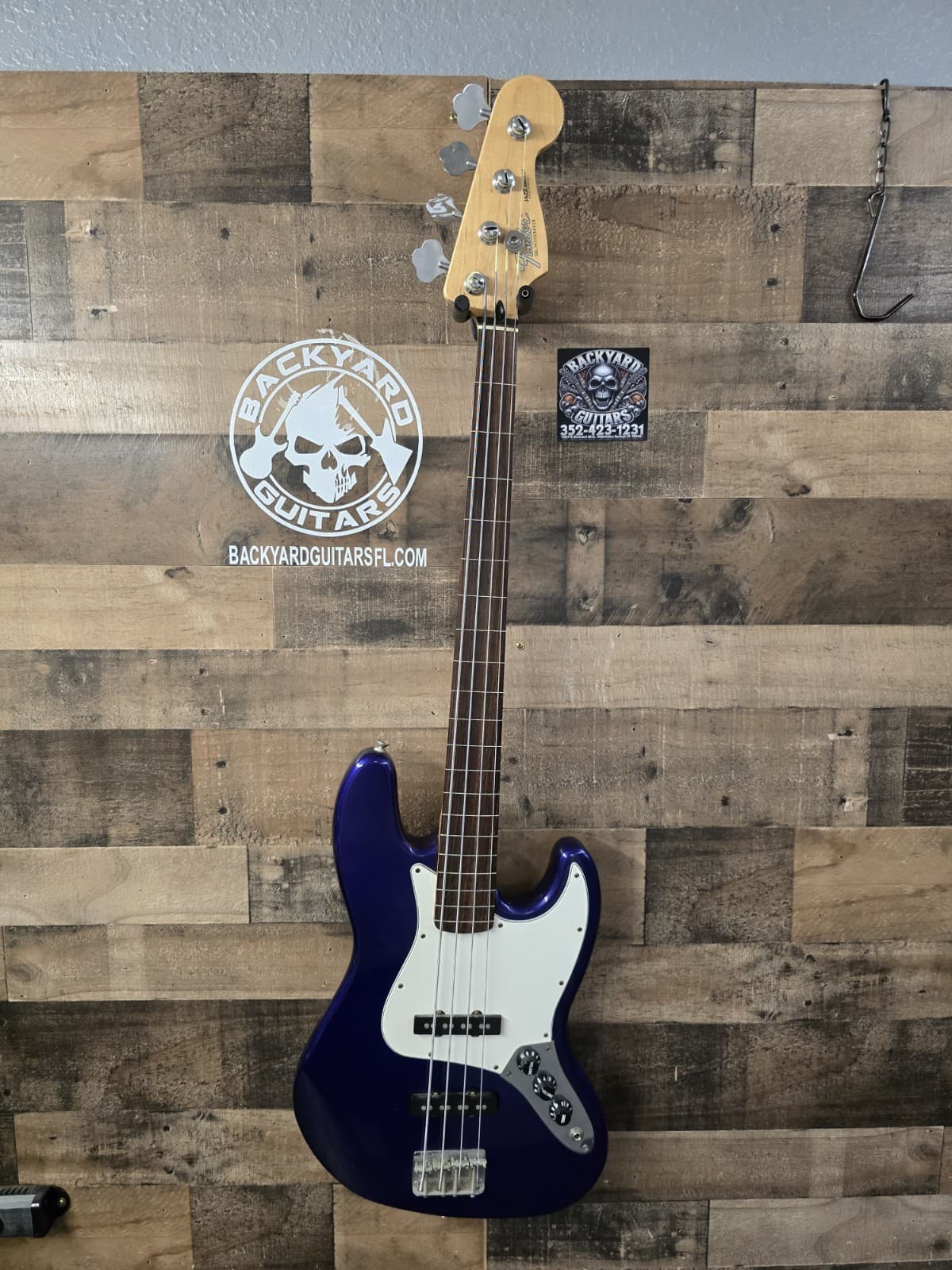 2000 Fender Standard Fretless Jazz Bass Guitar Mexico