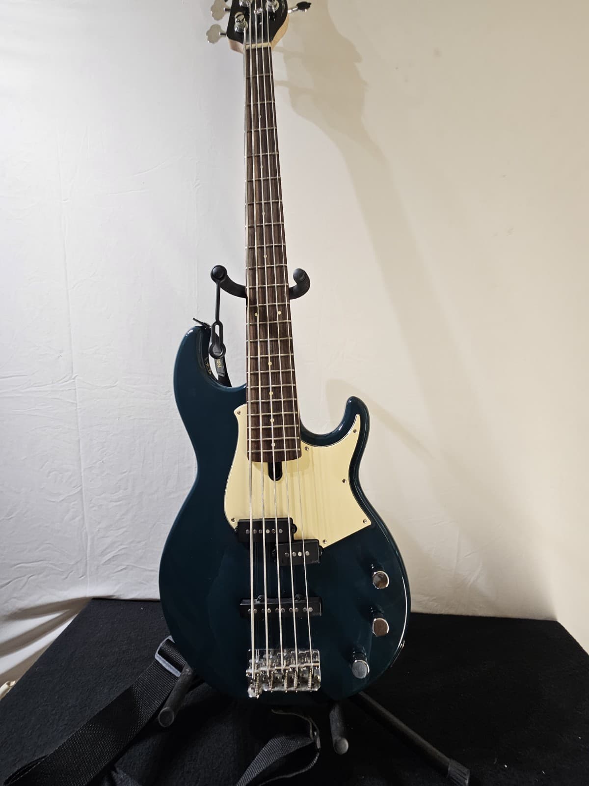 YAMAHA BB434 Electric Bass Guitar/Donner DBA-30