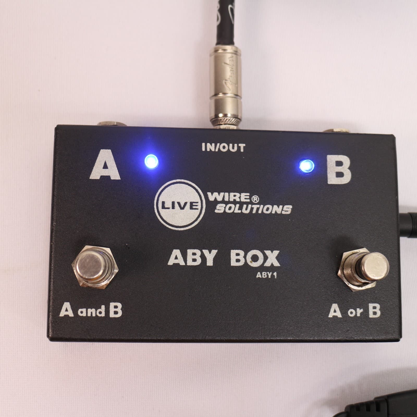 Livewire ABY1 Compact Analog Combiner Footswitch Tested Black Guitar Instrument