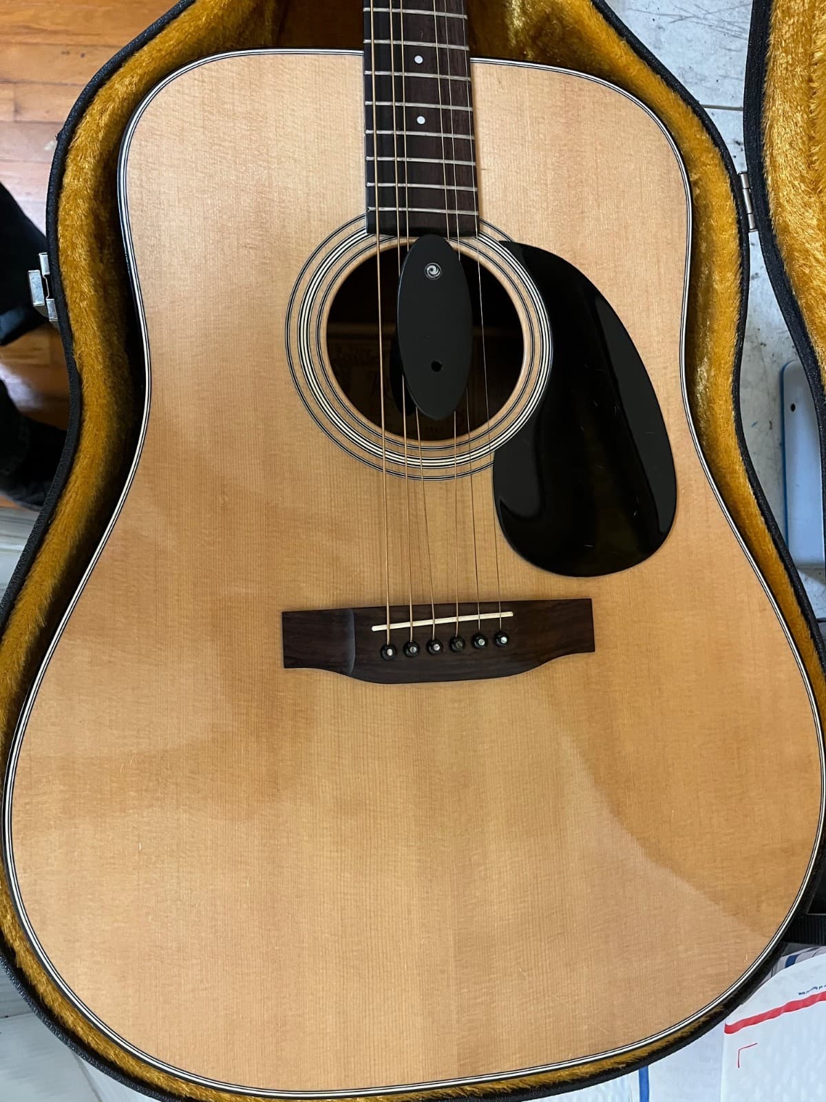 1987 ALVAREZ-YAIRI DY-38 ACOUSTIC GUITAR WITH TAKAMINE HARD CASE