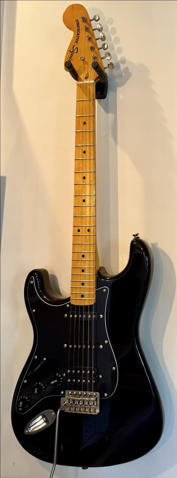 Squier Classic Vibe ‘70s Stratocaster HSS Black – Lefty – Maple Neck – Excellent