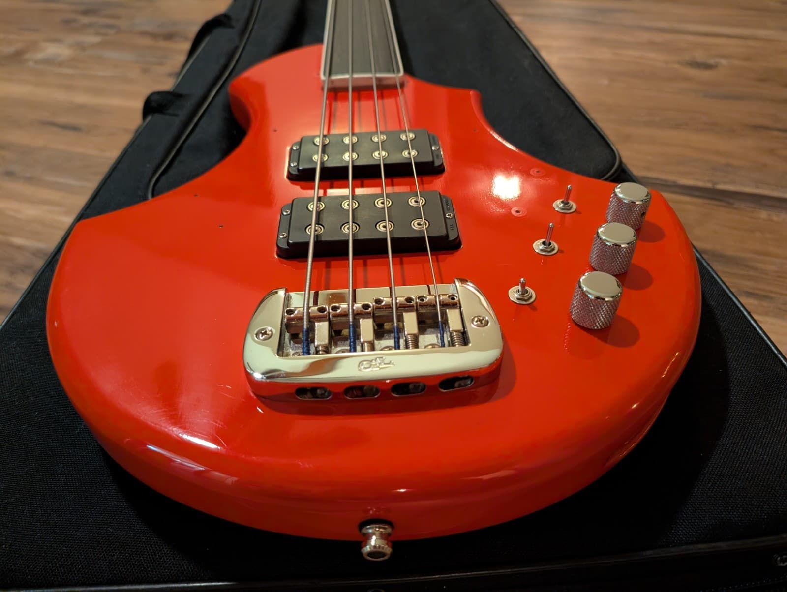 G&L USA Custom Order 4 String Fretless Bass Guitar One Off 8.12Lbs Fullerton Red