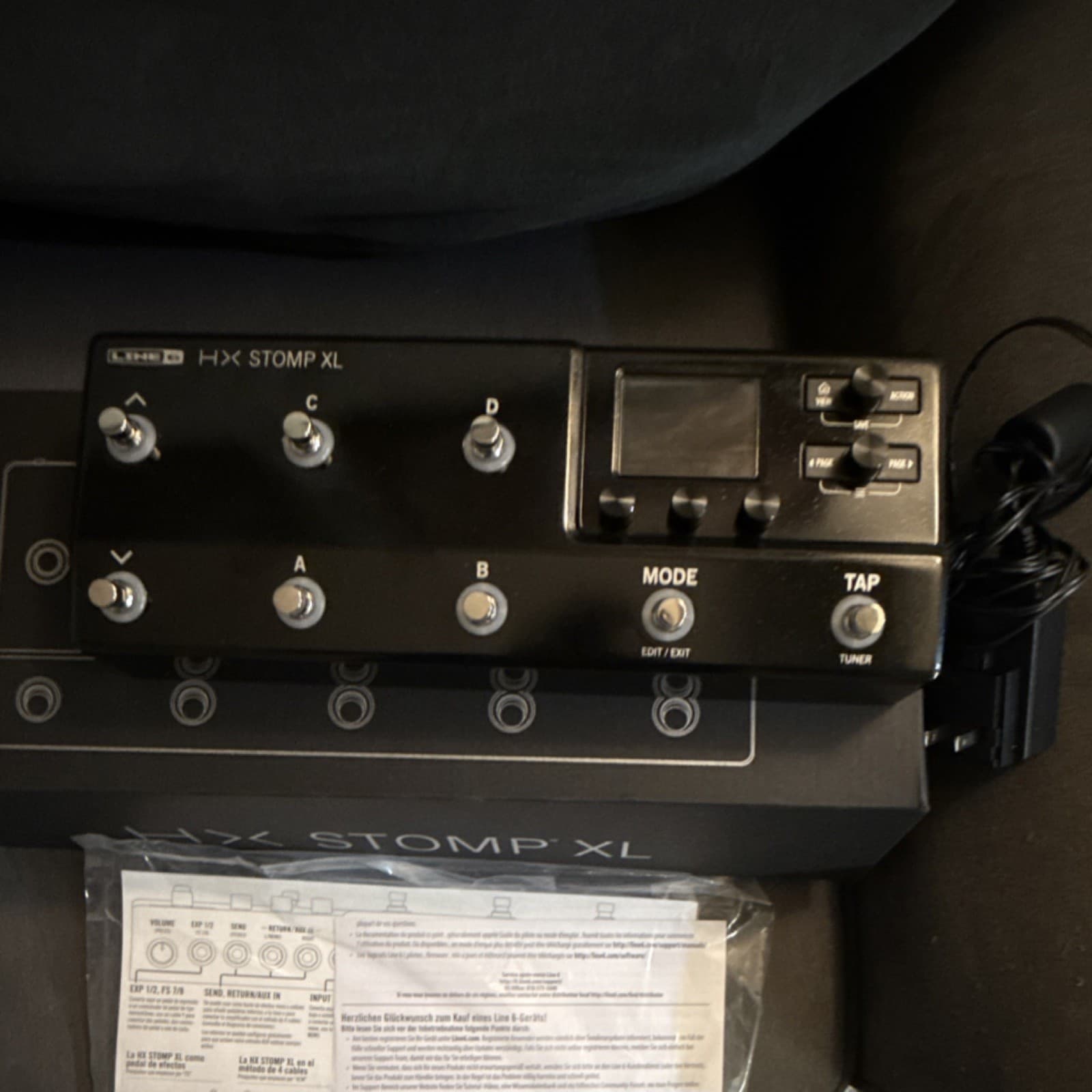 Line 6 HX Stomp XL Digital Multi-Effects Processor for Electric/Bass Guitar