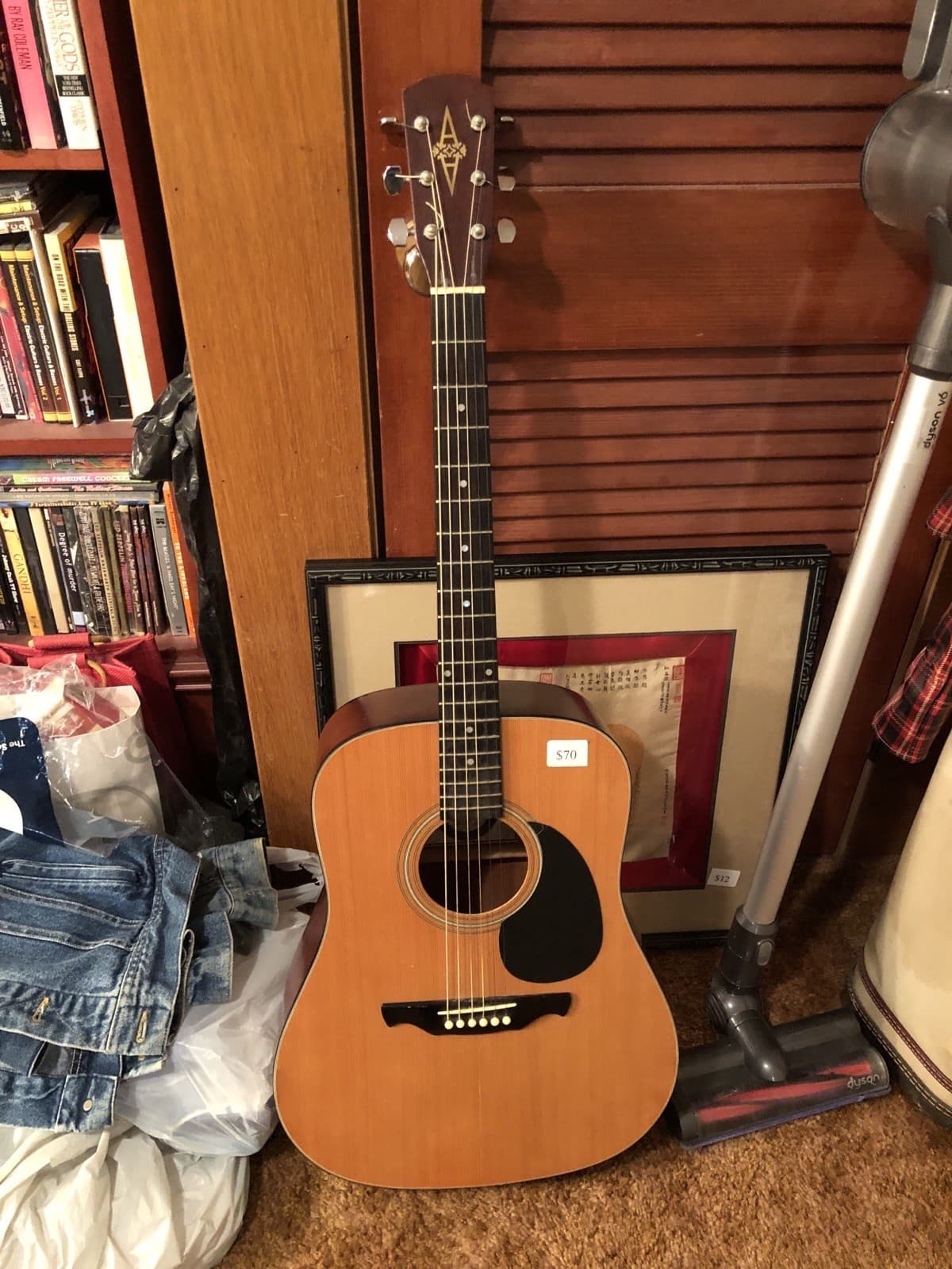 Alvarez RD-10 Dreadnought Acoustic 6-String Guitar Martin Strings LOCAL PICKUP