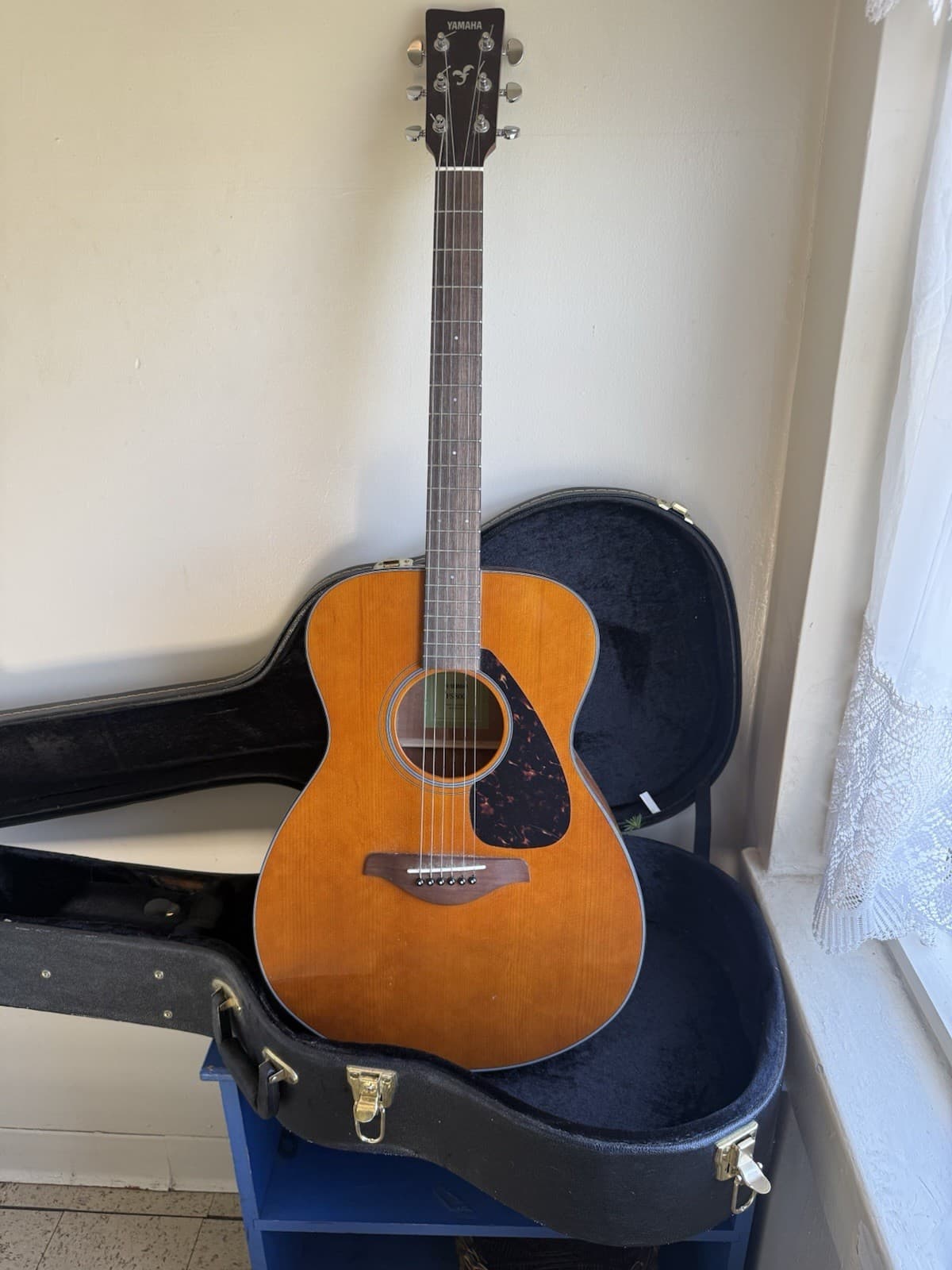 Yamaha FS800 Limited Edition Concert Acoustic Guitar Tinted Natural Hard Case