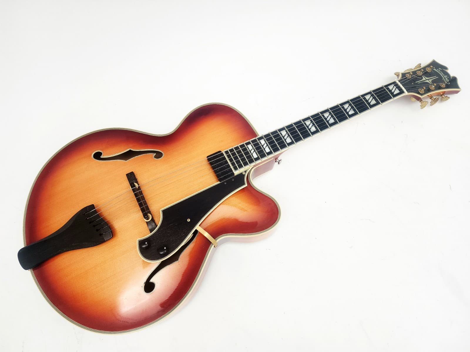 Sonntag J17H Archtop Jazz Guitar in European Spruce with Kent Armstrong Pickup
