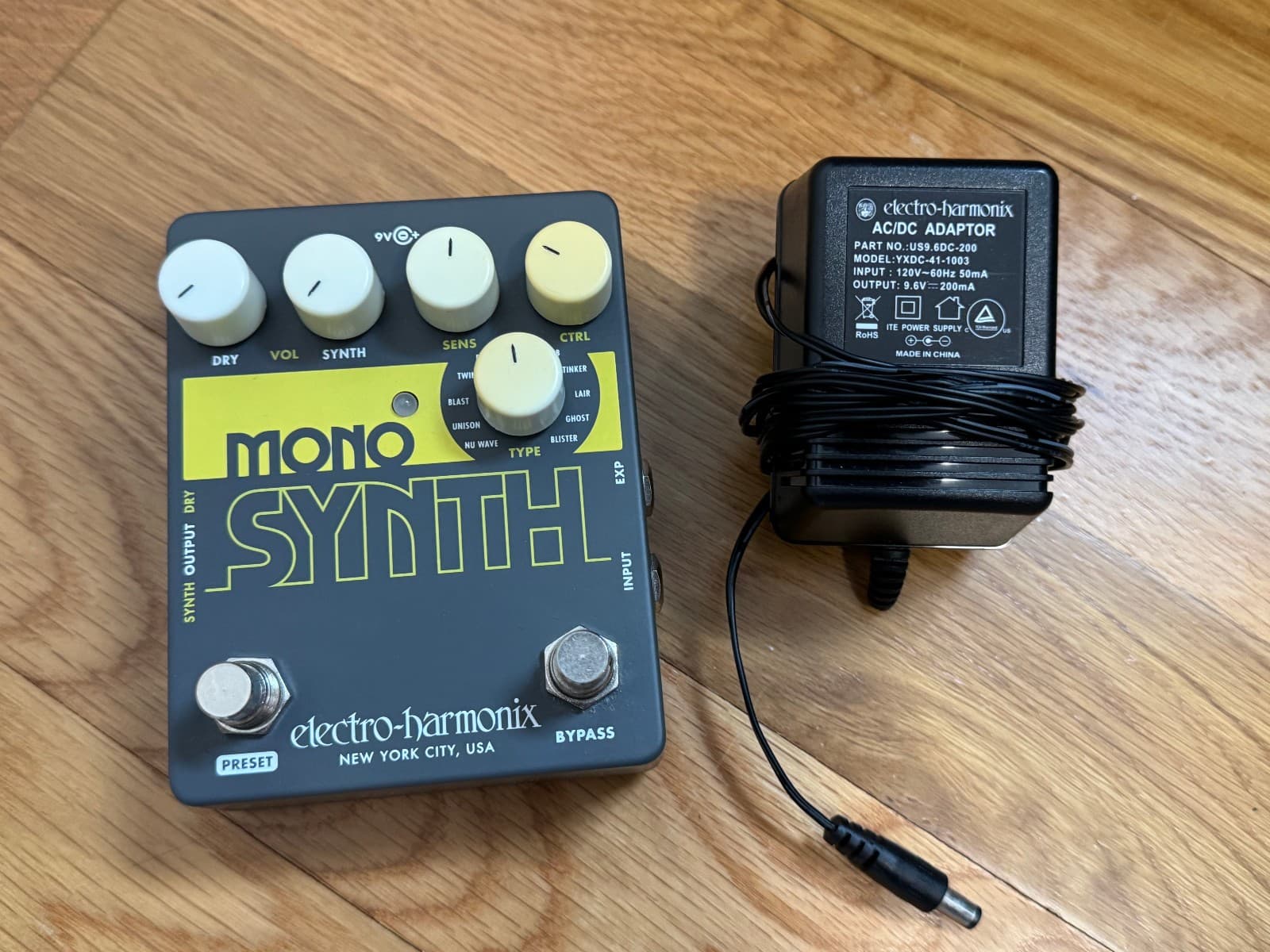 Electro Harmonix Mono Synth Synthesizer Guitar Effect Pedal w/ 9V Power Supply