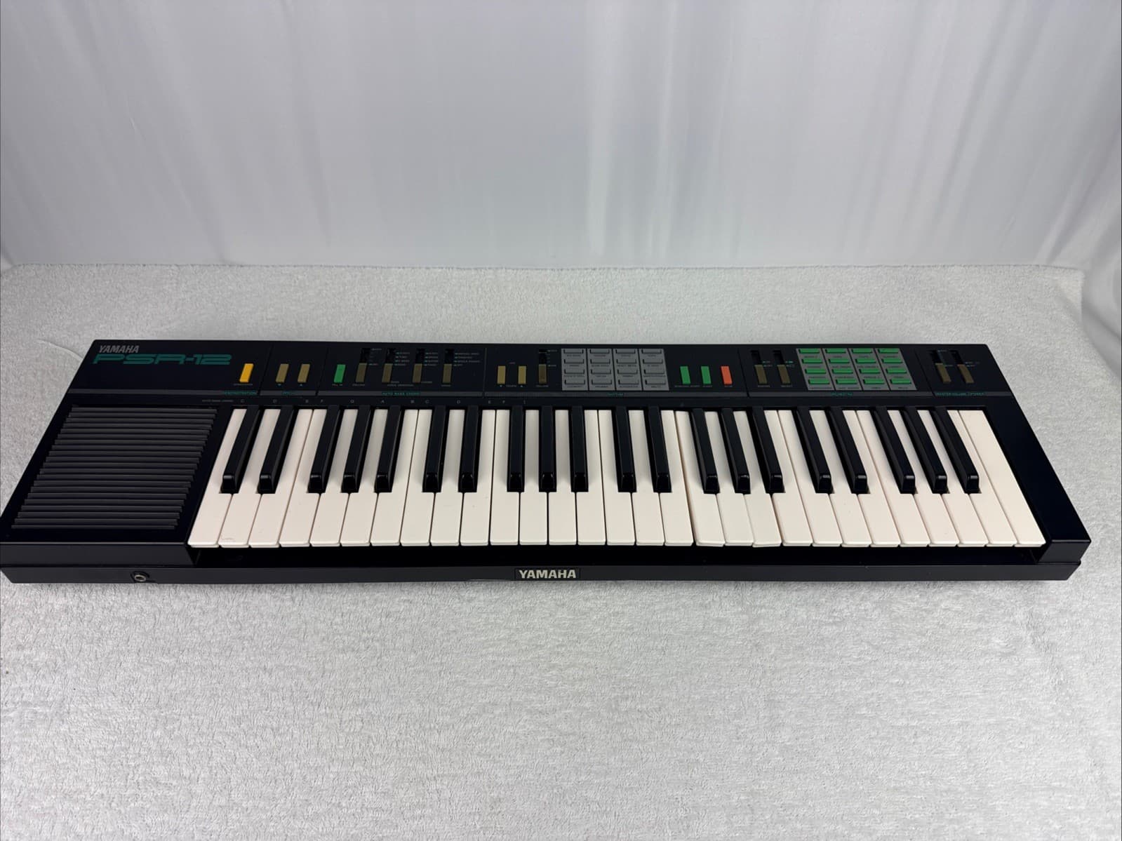 Vtg Yamaha PSR-12 80’s Synthesizer 49 Key Keyboard Electric Piano w Power Supply