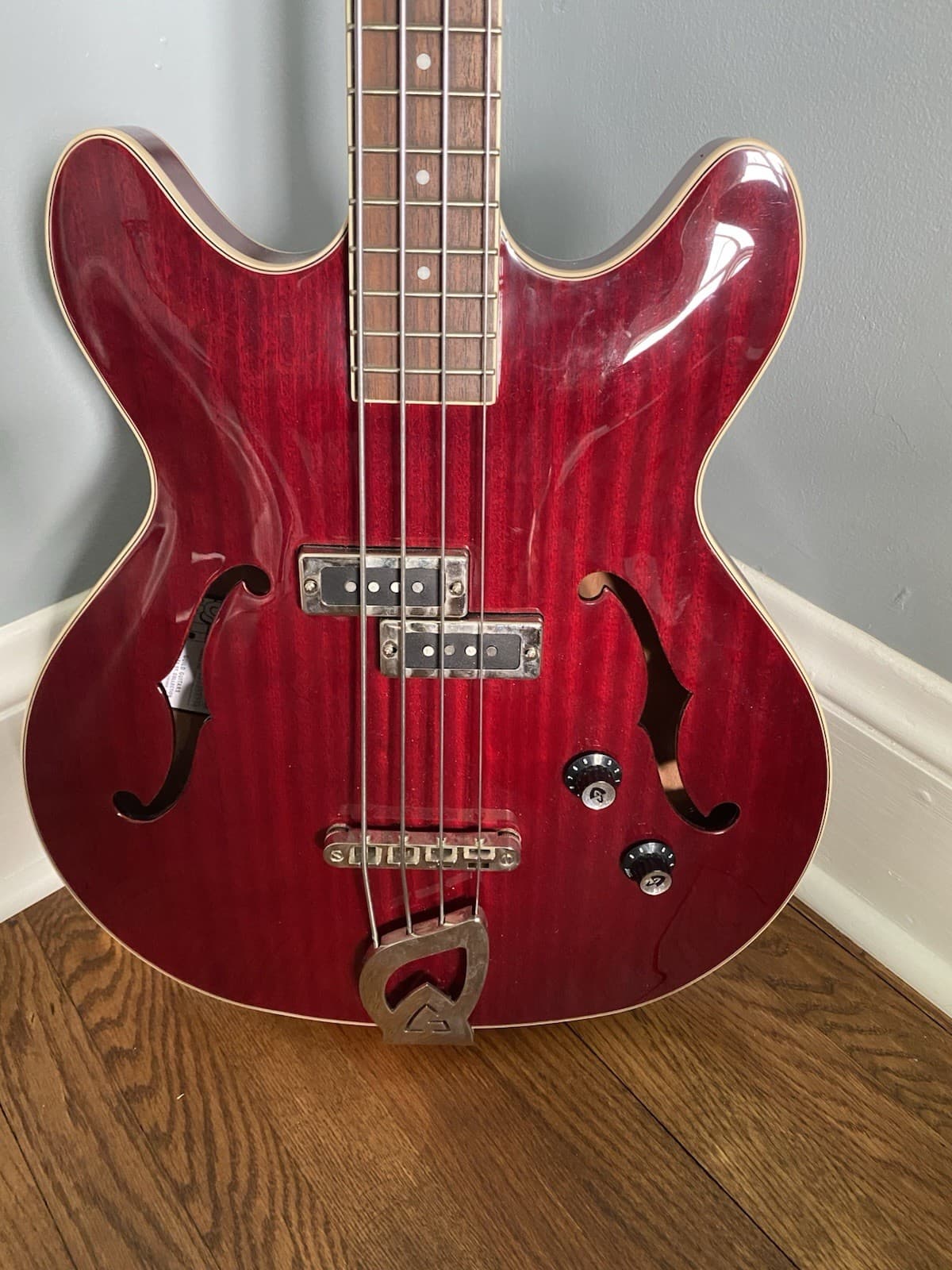 Guild Starfire 1 Bass Guitar