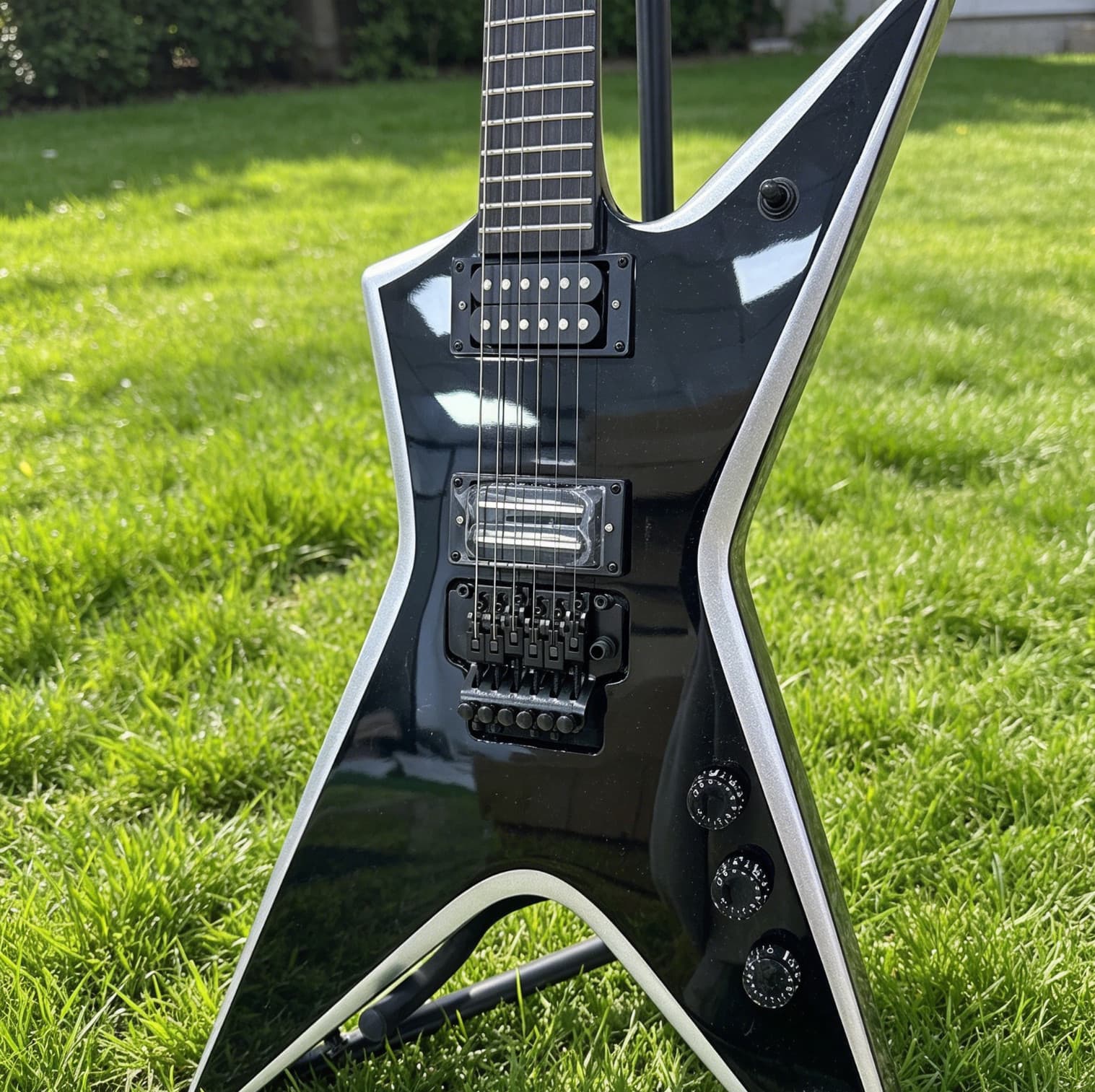 US Warehouse Black Silver Binding Electric Guitar Floyd Rose Tremolo HH Pickups