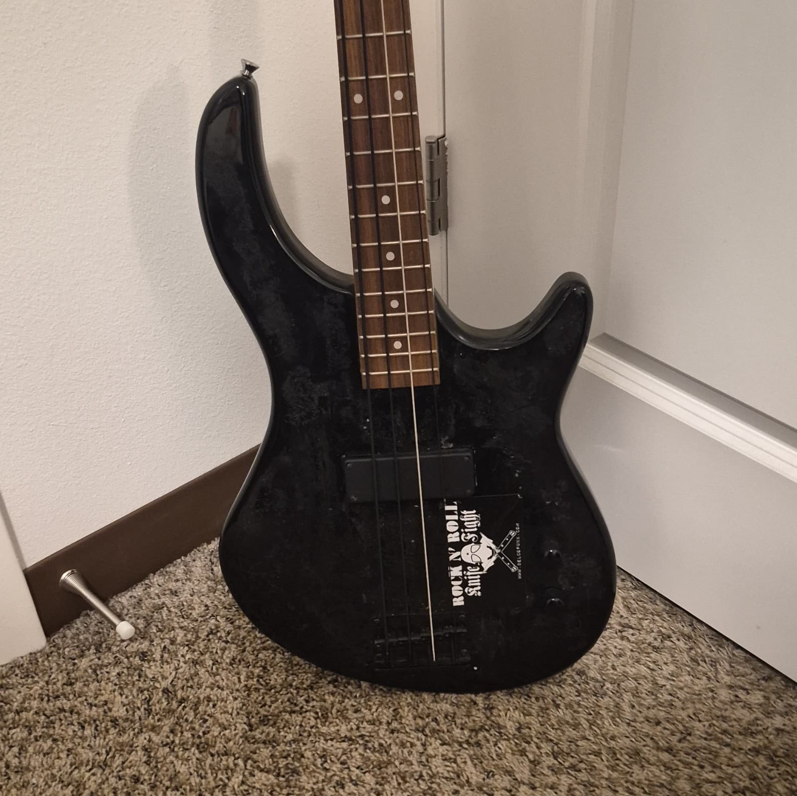 Dean Edge 4-String Electric Bass Guitar Solid Body Black Right-Handed Maple