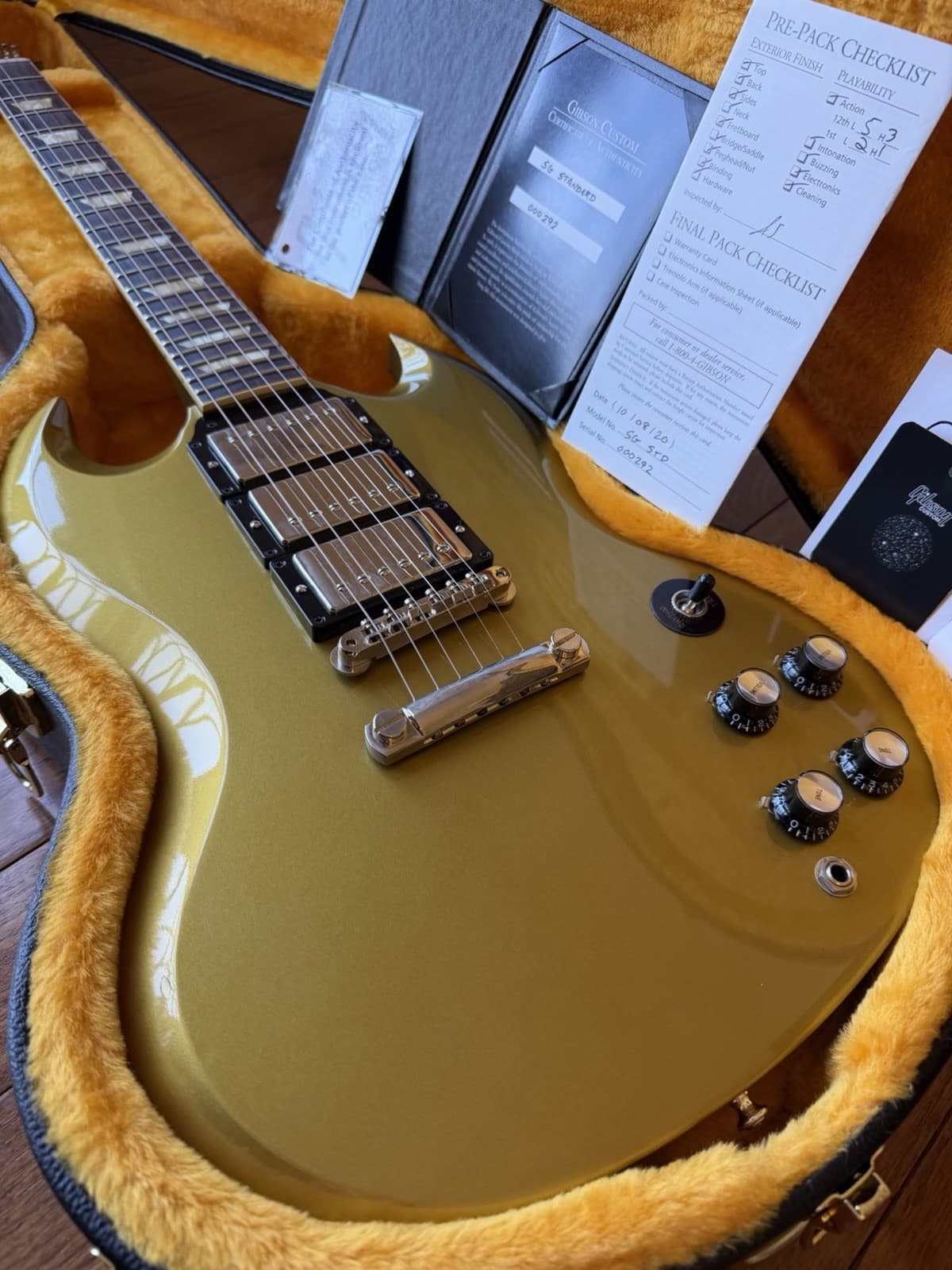 2020 Gibson Custom Shop SG Standard 3 Pickup Double Gold Factory Stinger